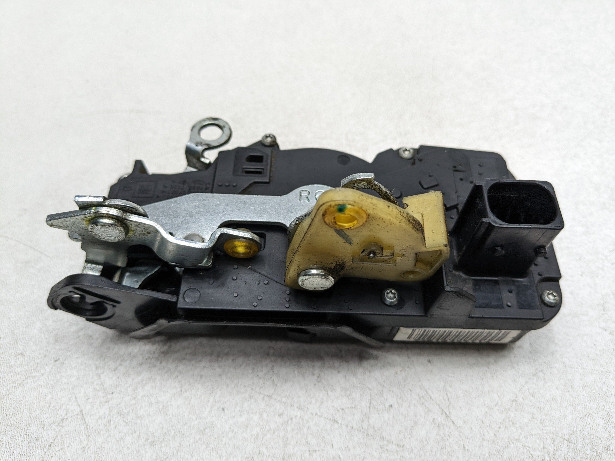 2004 - 2009 CADILLAC SRX OEM DOOR LATCH LOCK ACTUATOR FRONT RIGHT PASSENGER SIDE