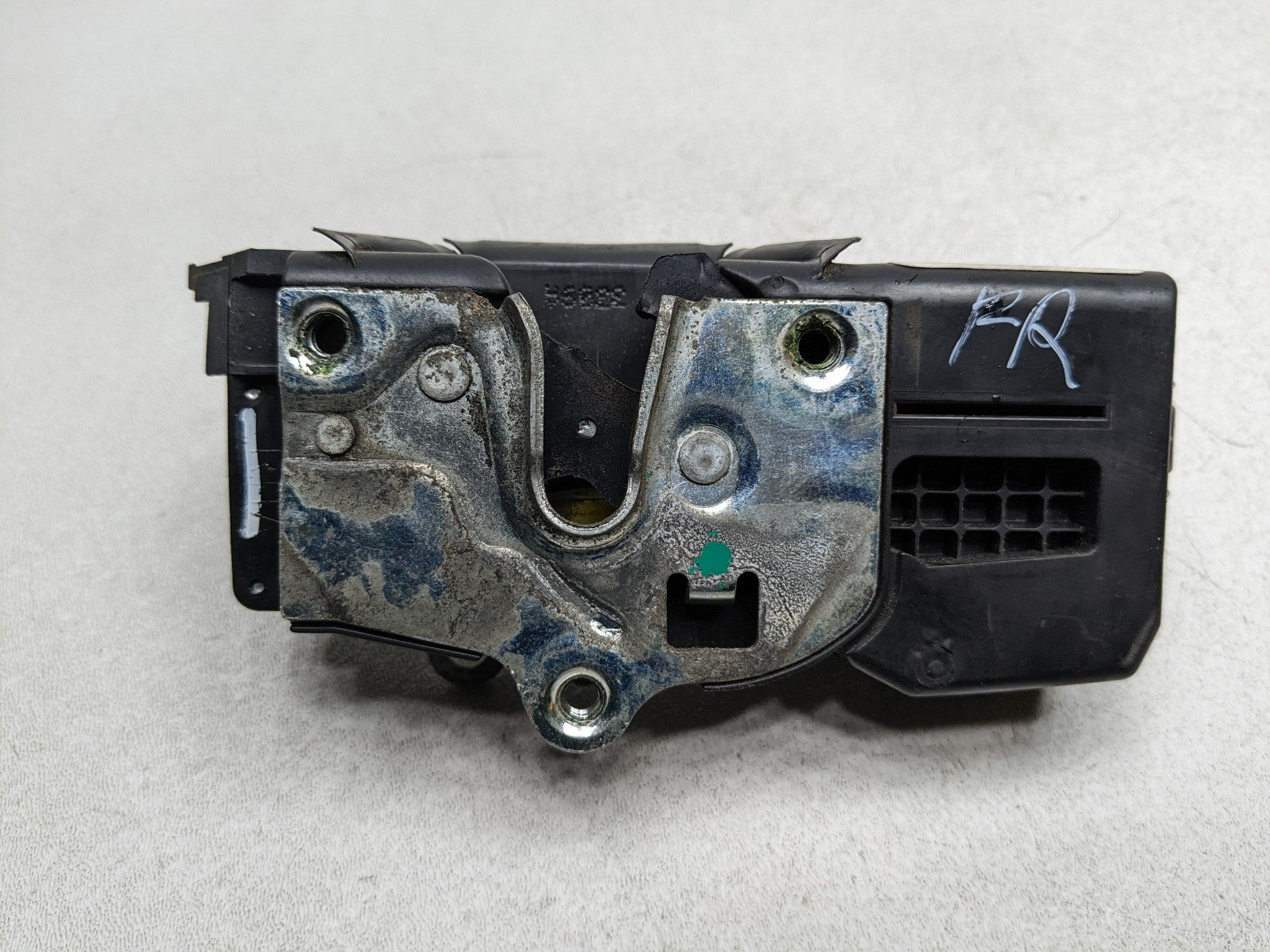 2004 - 2009 CADILLAC SRX OEM DOOR LATCH LOCK ACTUATOR FRONT RIGHT PASSENGER SIDE