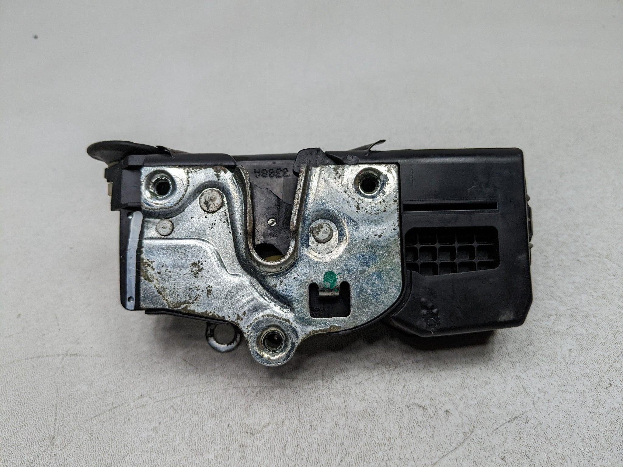 2004 - 2009 CADILLAC SRX OEM DOOR LATCH LOCK ACTUATOR REAR RIGHT PASSENGER SIDE