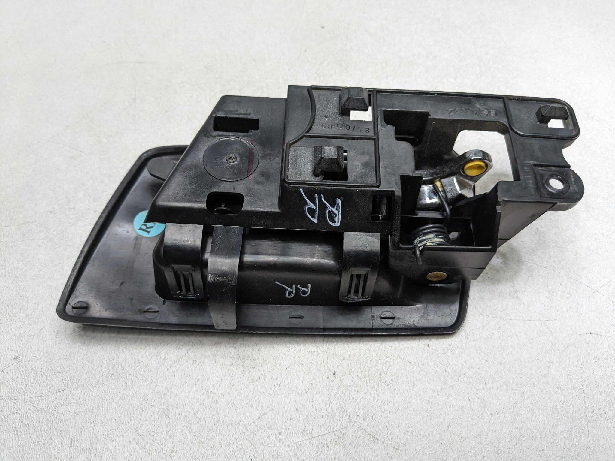 2004 - 2009 CADILLAC SRX OEM INTERIOR DOOR HANDLE REAR RIGHT PASSENGER SIDE