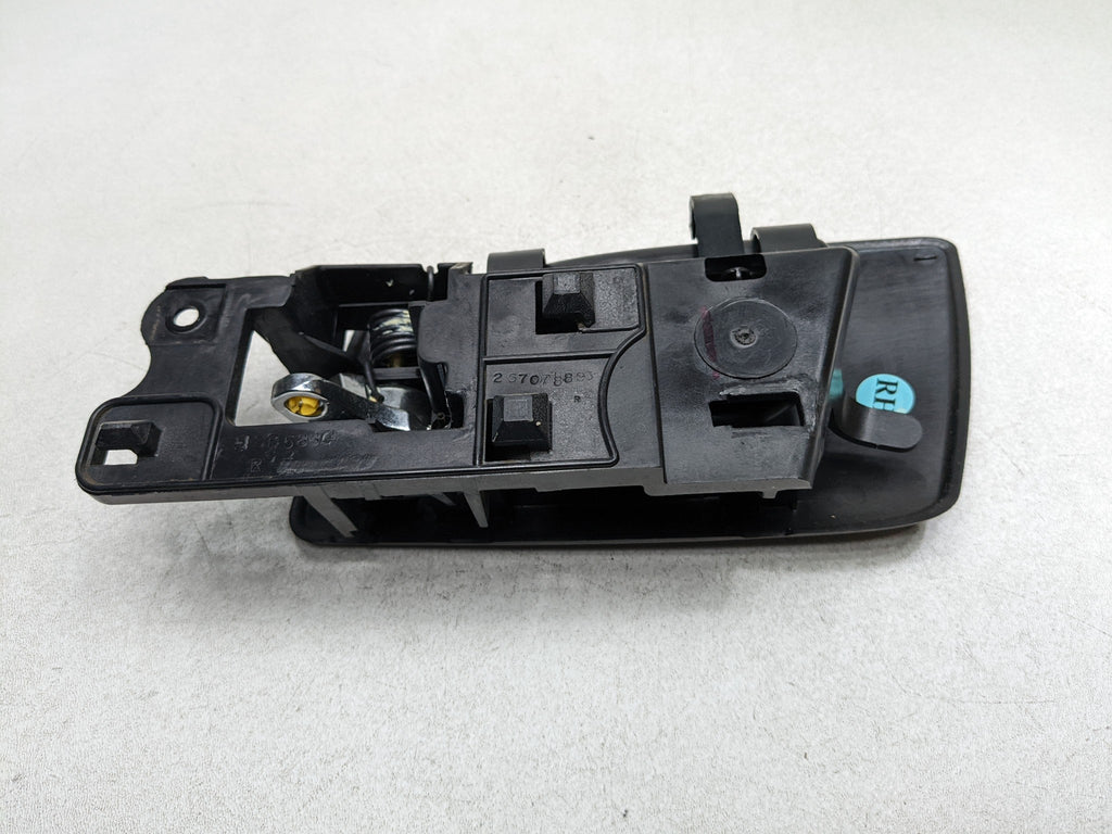 2004 - 2009 CADILLAC SRX OEM INTERIOR DOOR HANDLE REAR RIGHT PASSENGER SIDE