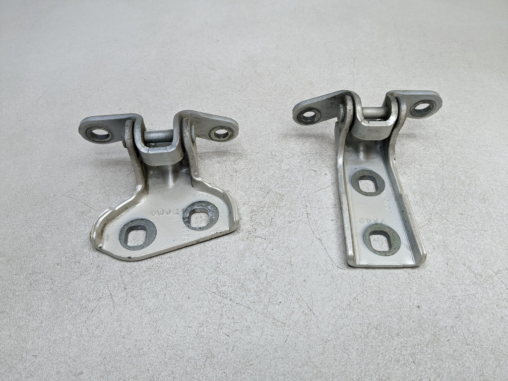 04-09 CADILLAC SRX OEM DOOR HINGE SET UPPER AND LOWER REAR RIGHT PASSENGER SIDE