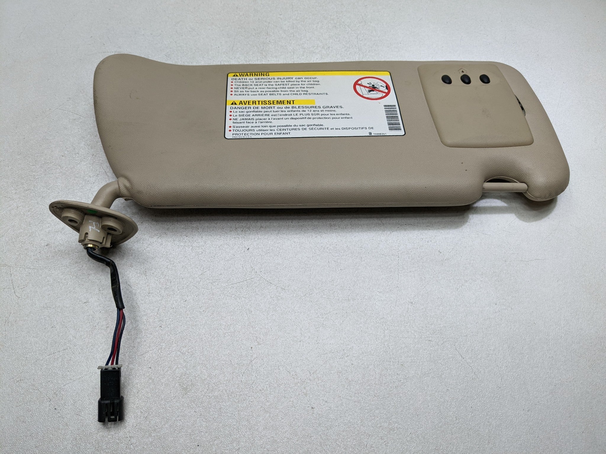2004 - 2009 CADILLAC SRX OEM SUN VISOR INTERIOR UPPER ROOF FRONT LEFT SIDE