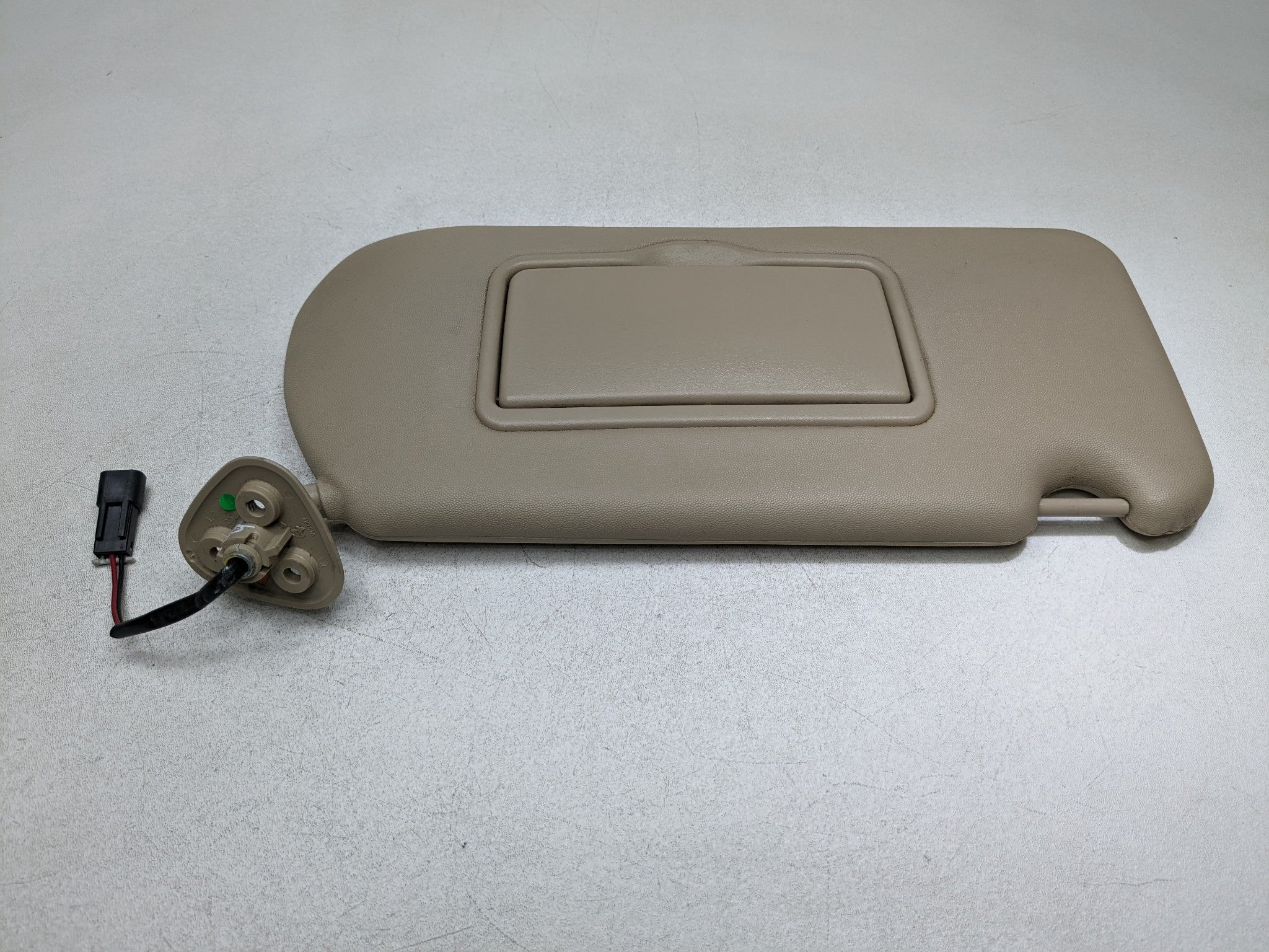2004 - 2009 CADILLAC SRX OEM SUN VISOR INTERIOR UPPER ROOF FRONT RIGHT SIDE