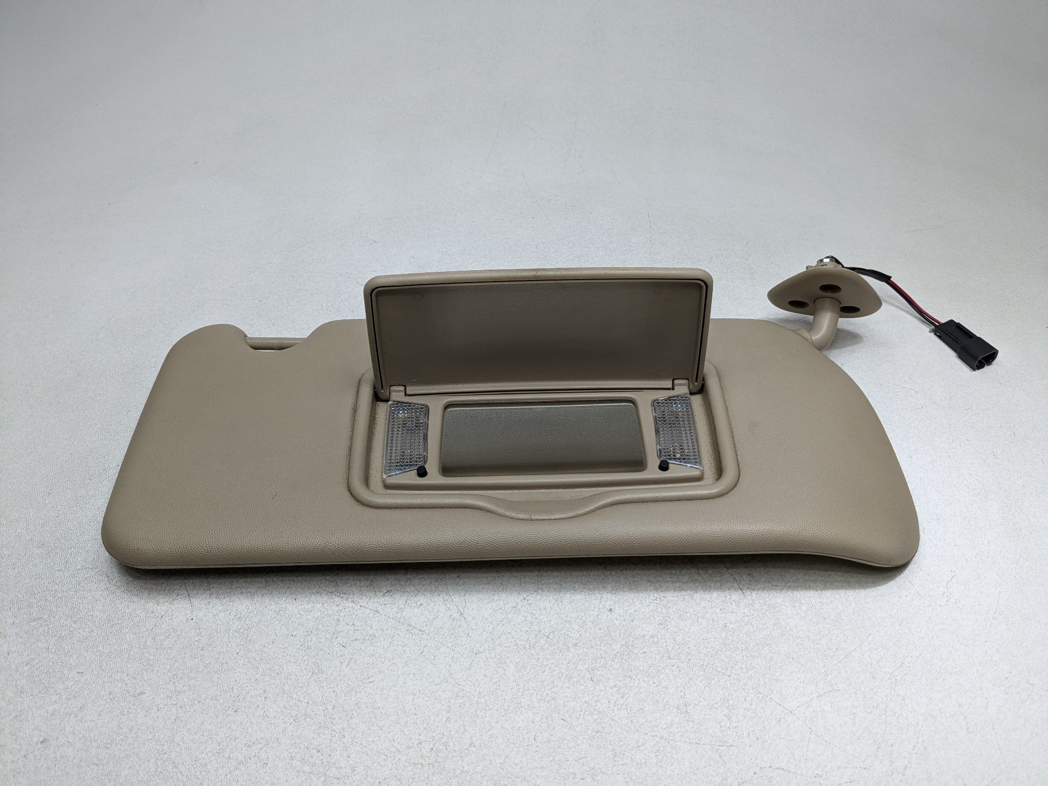 2004 - 2009 CADILLAC SRX OEM SUN VISOR INTERIOR UPPER ROOF FRONT RIGHT SIDE