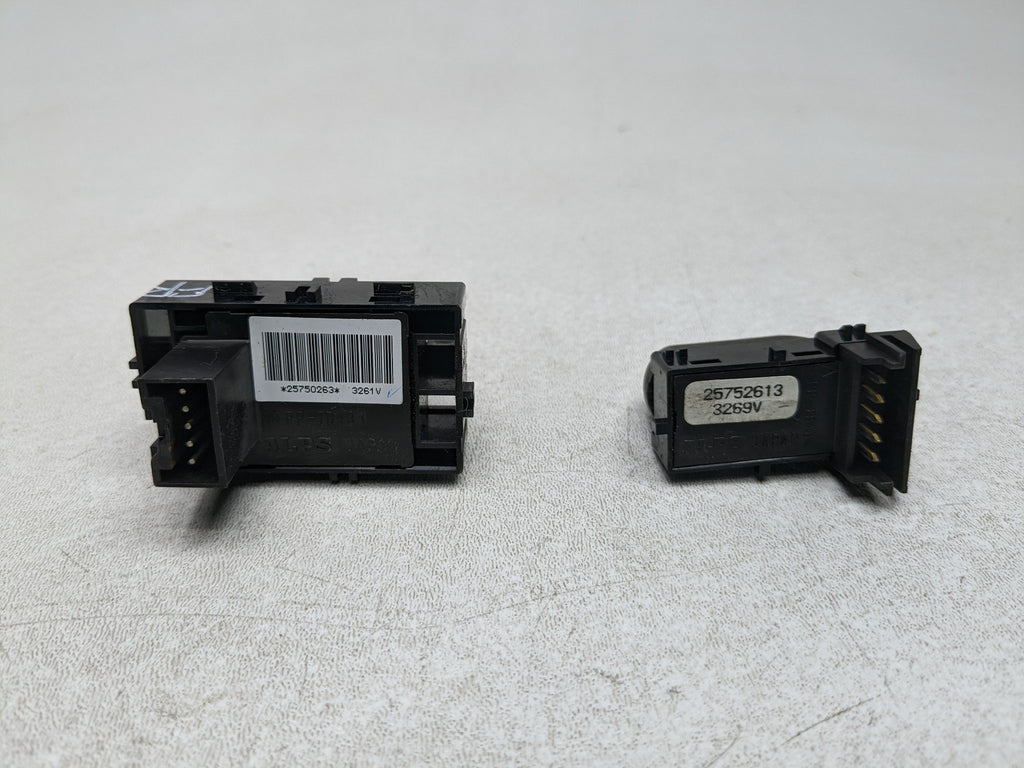 2004 - 2009 CADILLAC SRX OEM DOOR WINDOW LOCK CONTROL SWITCH FRONT RIGHT SIDE