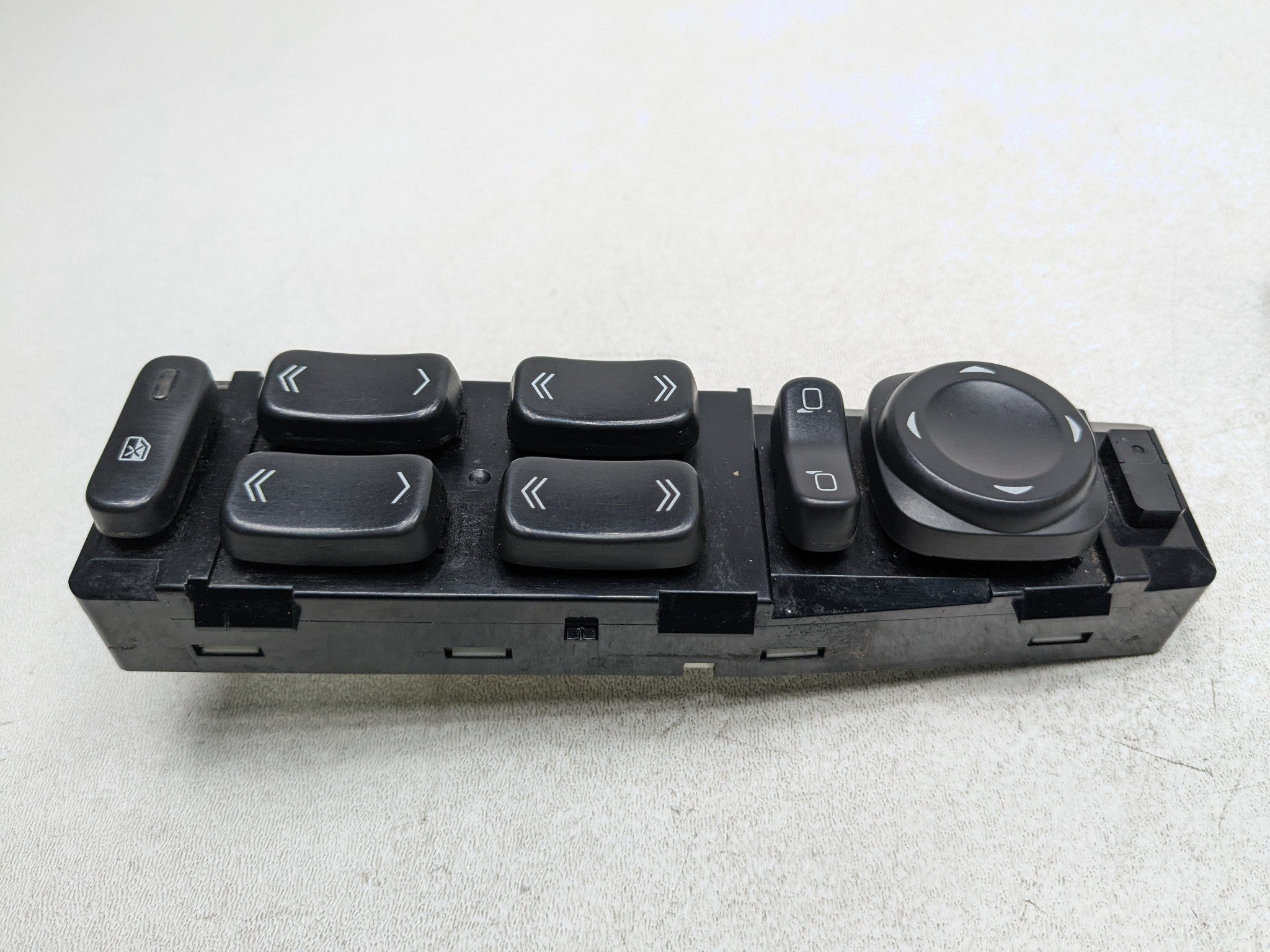 2004 - 2009 CADILLAC SRX OEM DOOR POWER WINDOW MASTER SWITCH ASSEMBLY FRONT LEFT