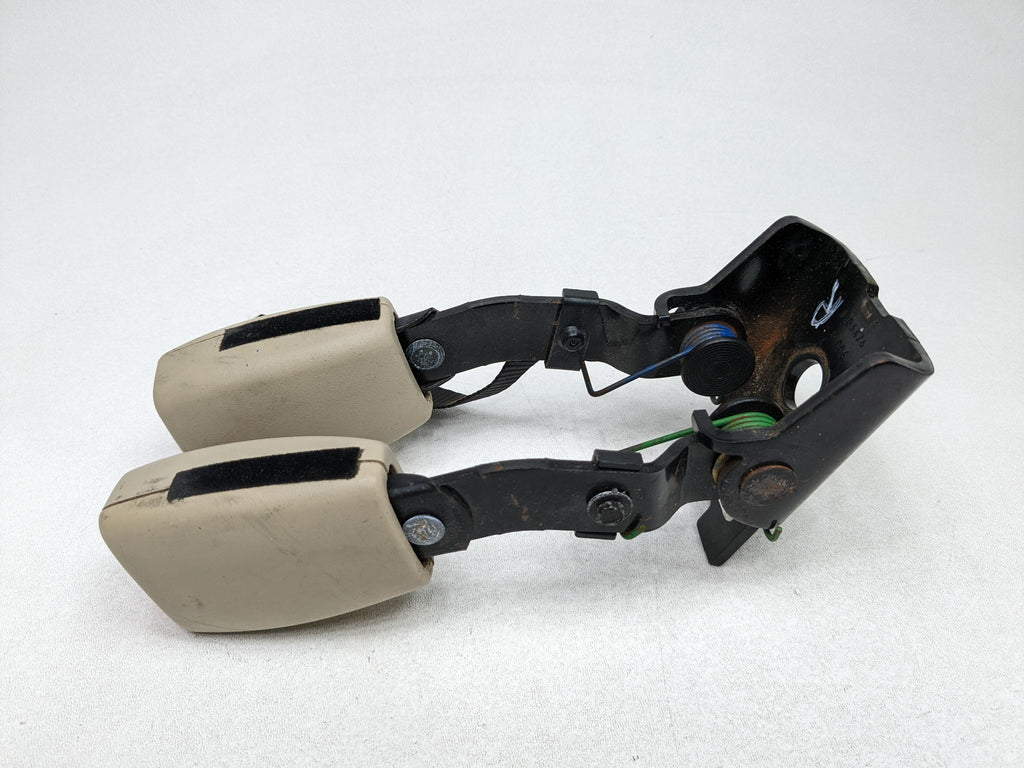 04 - 09 CADILLAC SRX OEM SEAT BELT BUCKLE SET THIRD ROW REAR LEFT AND RIGHT SIDE