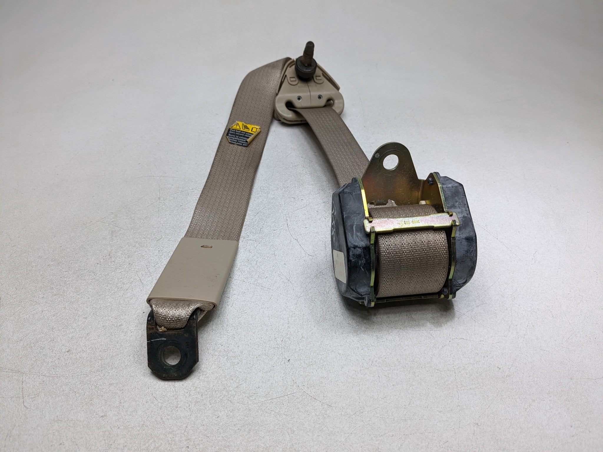 04 - 09 CADILLAC SRX OEM SAFETY SEAT BELT RETRACTOR THIRD ROW REAR RIGHT SIDE