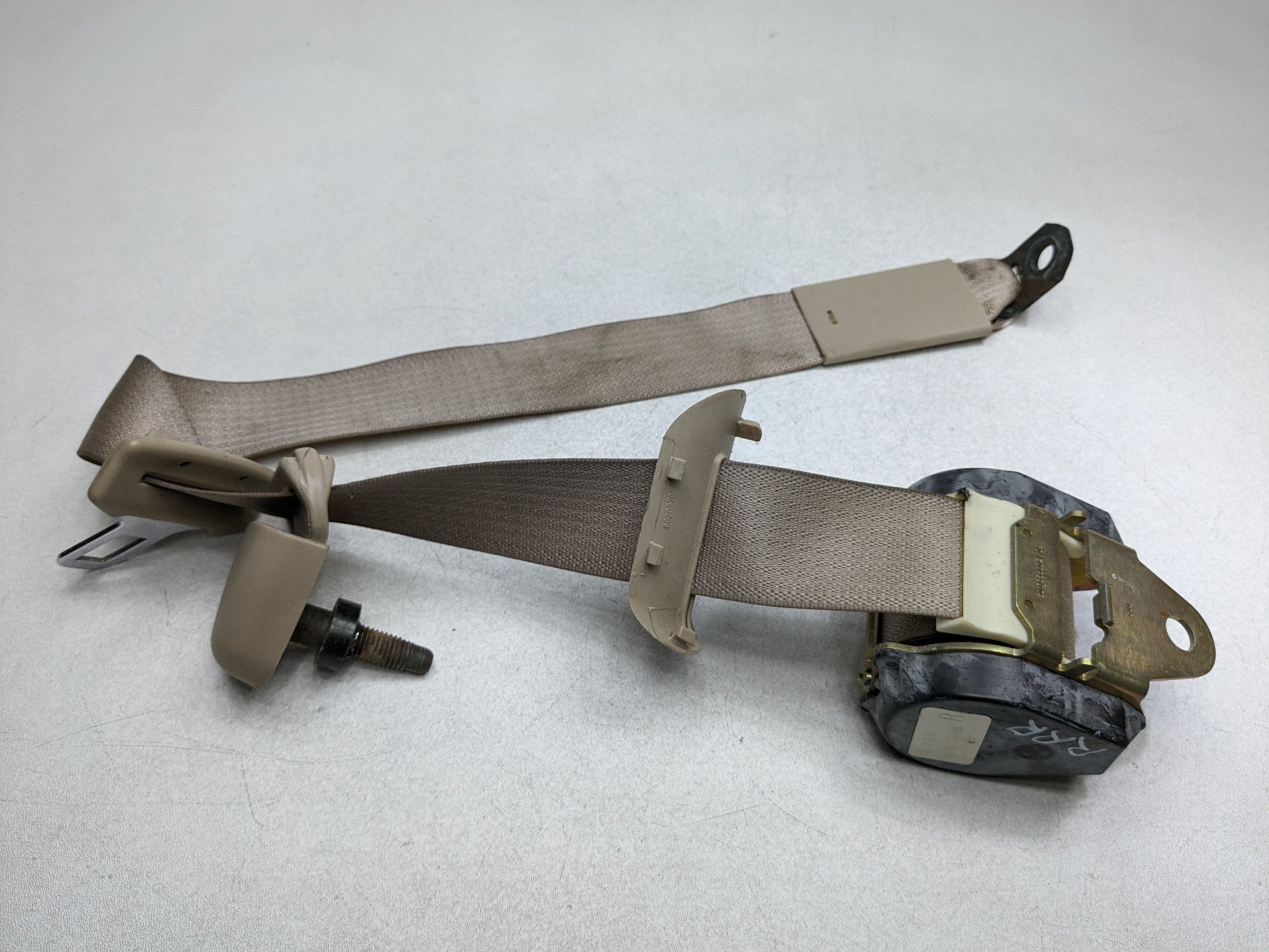 04 - 09 CADILLAC SRX OEM SAFETY SEAT BELT RETRACTOR THIRD ROW REAR RIGHT SIDE