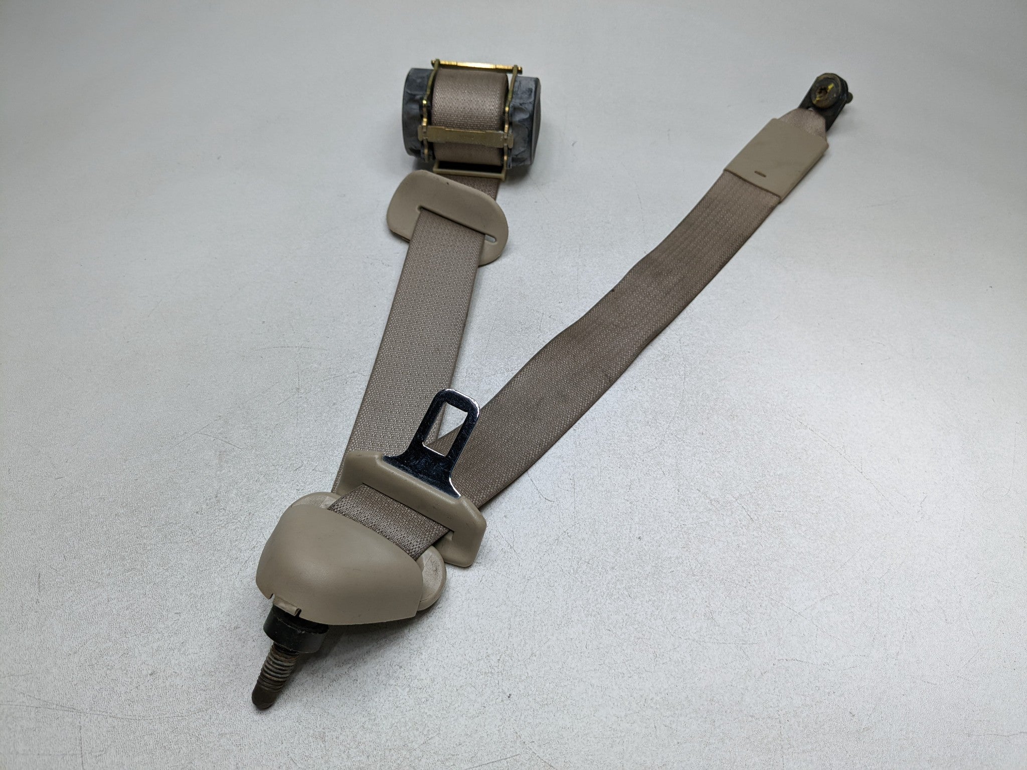 2004 - 2009 CADILLAC SRX OEM SAFETY SEAT BELT RETRACTOR THIRD ROW REAR LEFT SIDE