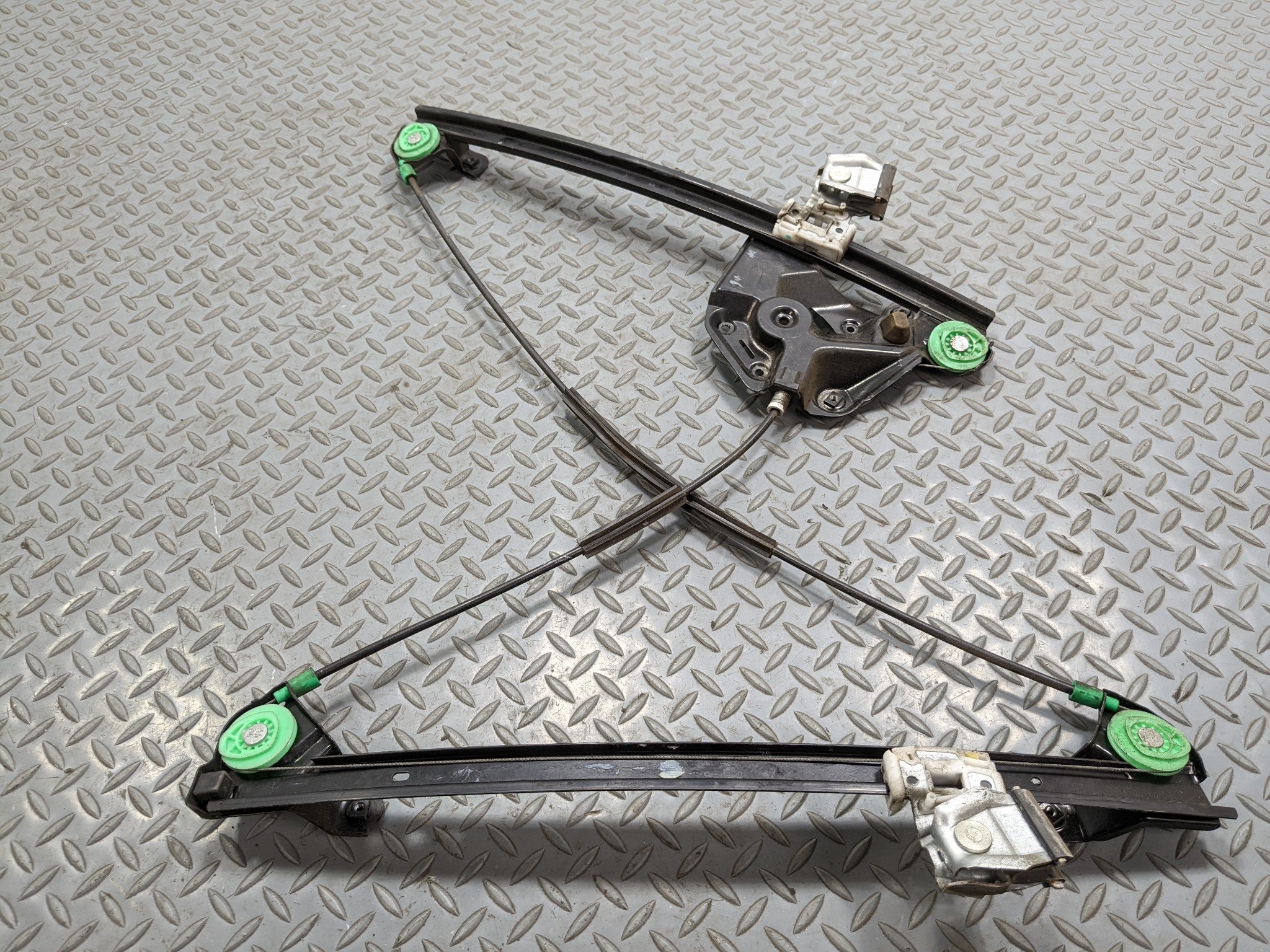 2004 - 2009 CADILLAC SRX OEM DOOR REGULATOR ASSEMBLY FRONT LEFT DRIVER SIDE