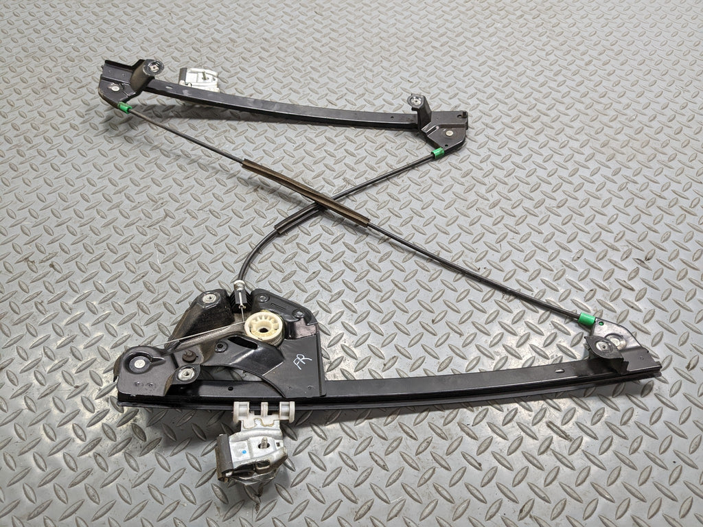 2004 - 2009 CADILLAC SRX OEM DOOR REGULATOR ASSEMBLY FRONT RIGHT PASSENGER SIDE