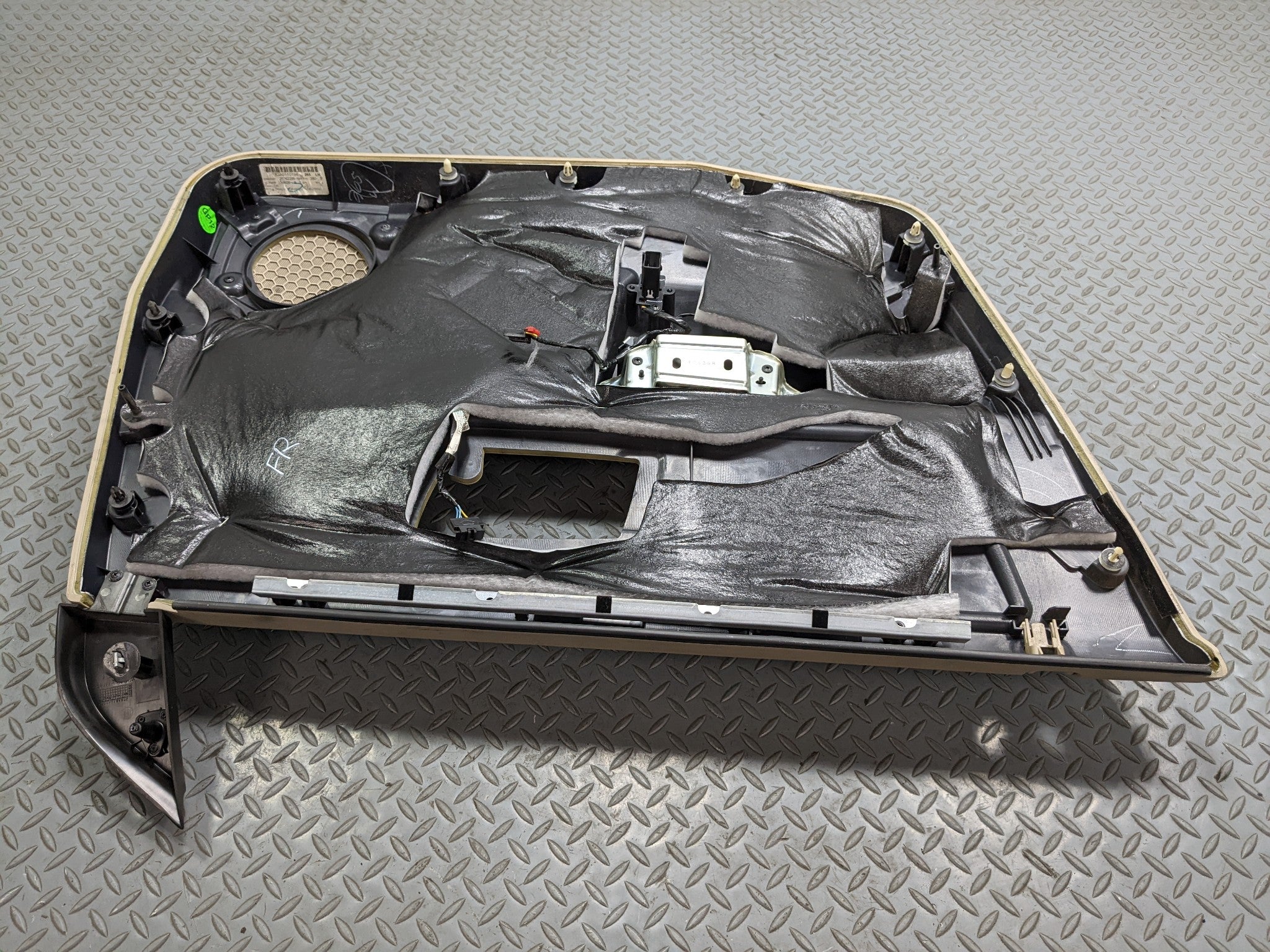 2004 - 2009 CADILLAC SRX OEM INTERIOR DOOR TRIM PANEL FRONT RIGHT PASSENGER SIDE