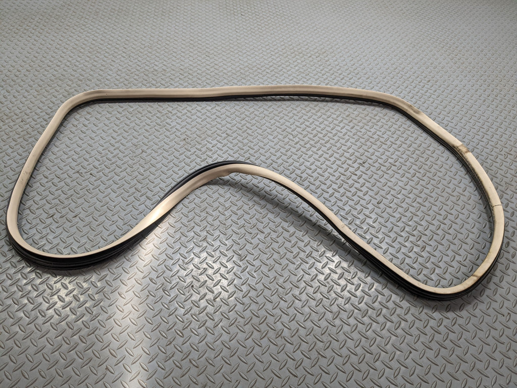 2004 - 2009 CADILLAC SRX OEM DOOR SEAL WEATHER STRIPPING RUBBER FRONT RIGHT SIDE