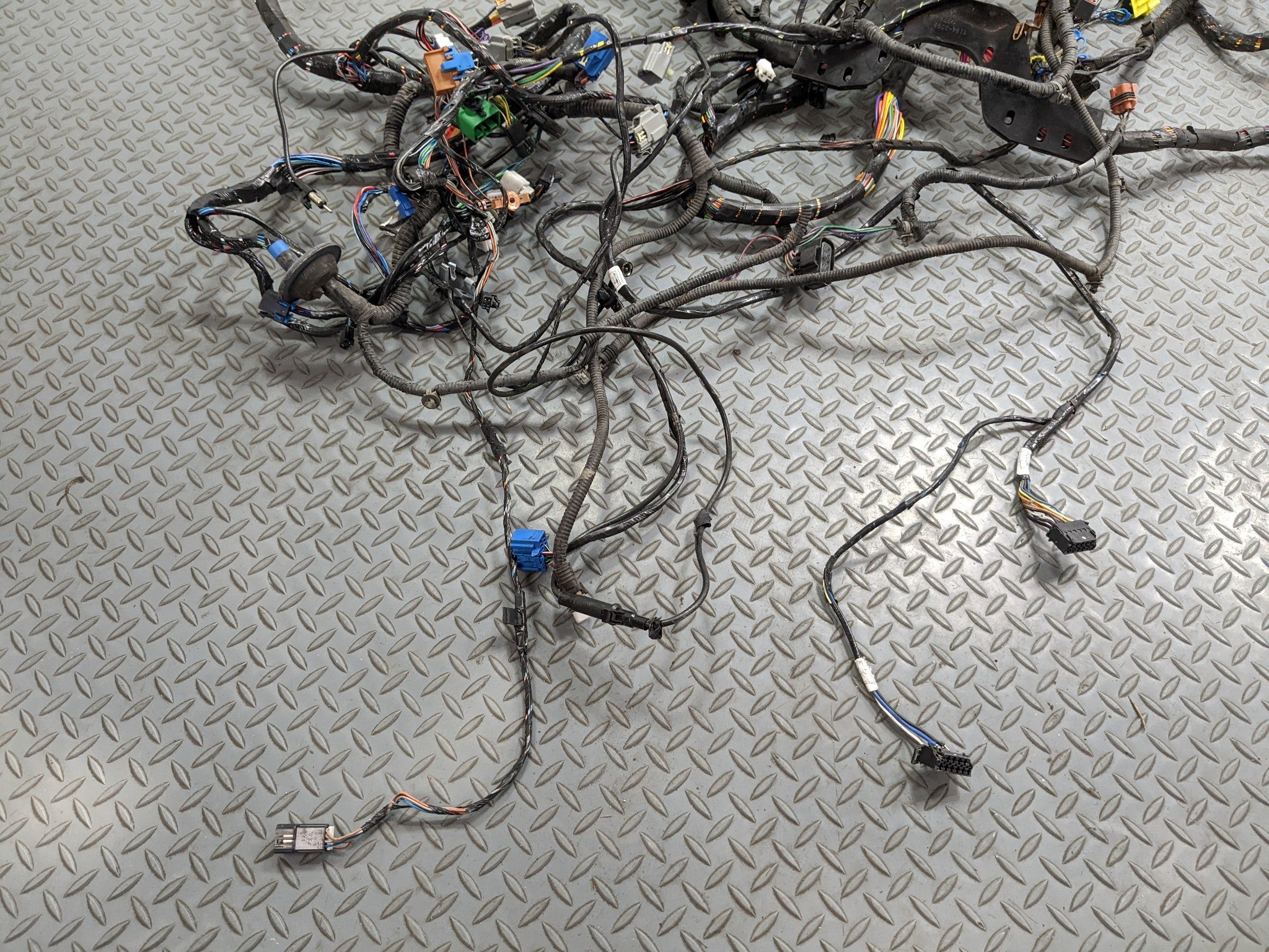 2004 - 2009 CADILLAC SRX OEM INTERIOR BODY WIRE HARNESS CABLE AND CONNECTOR