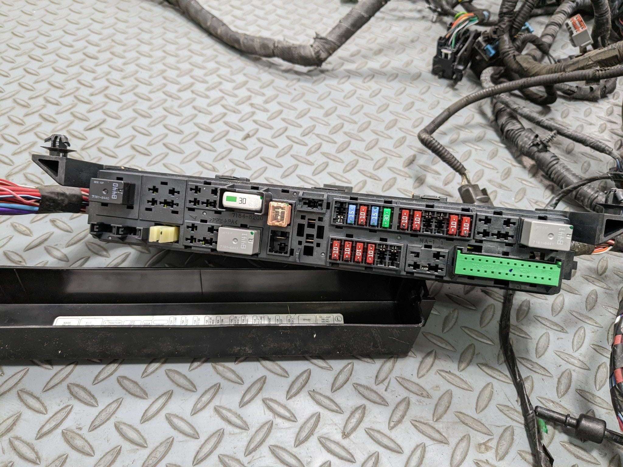 2004 - 2009 CADILLAC SRX OEM INTERIOR BODY WIRE HARNESS CABLE AND CONNECTOR
