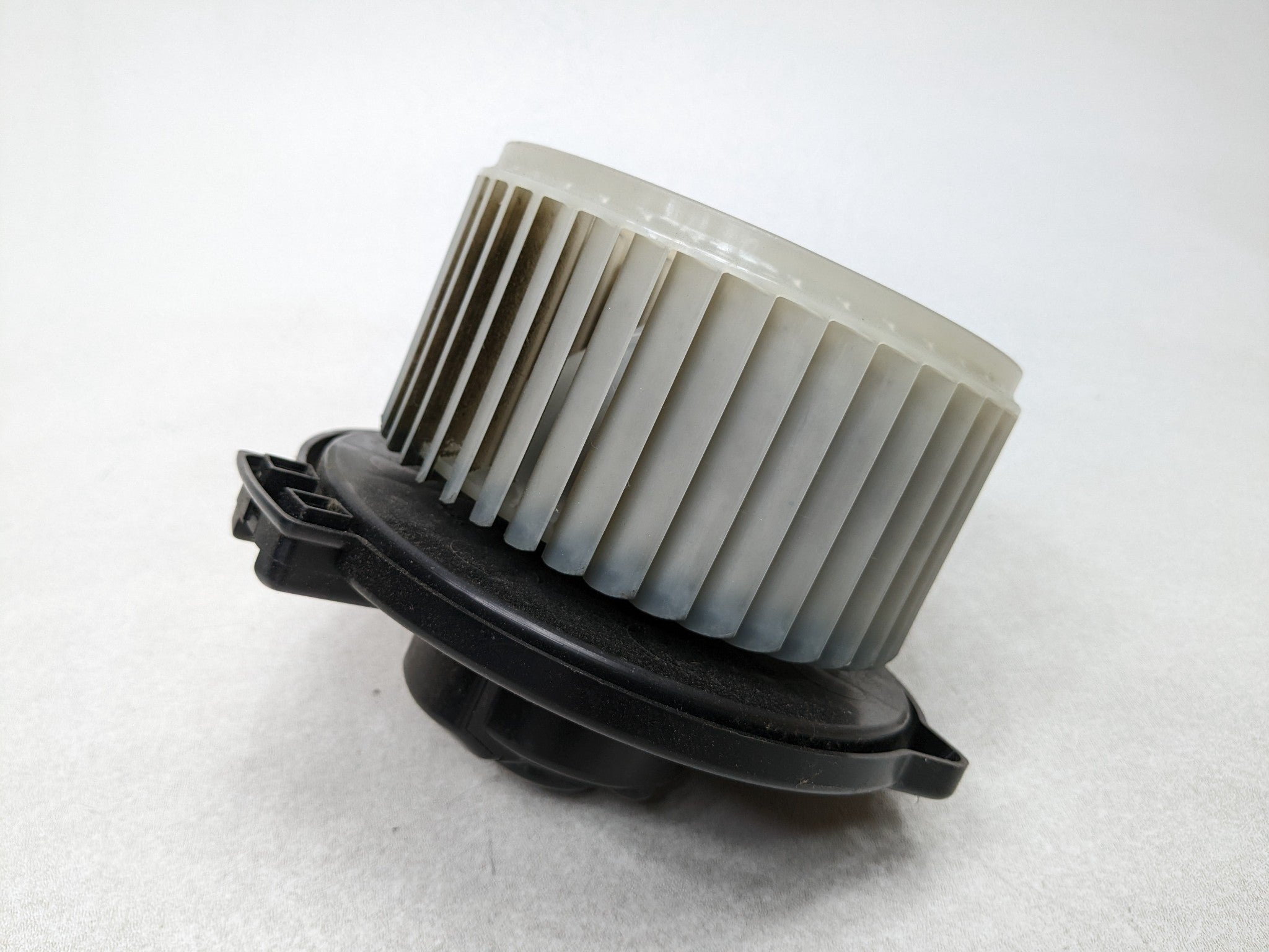 2004 - 2009 CADILLAC SRX OEM BLOWER MOTOR AC EVAPORATOR HEATER ASSEMBLY