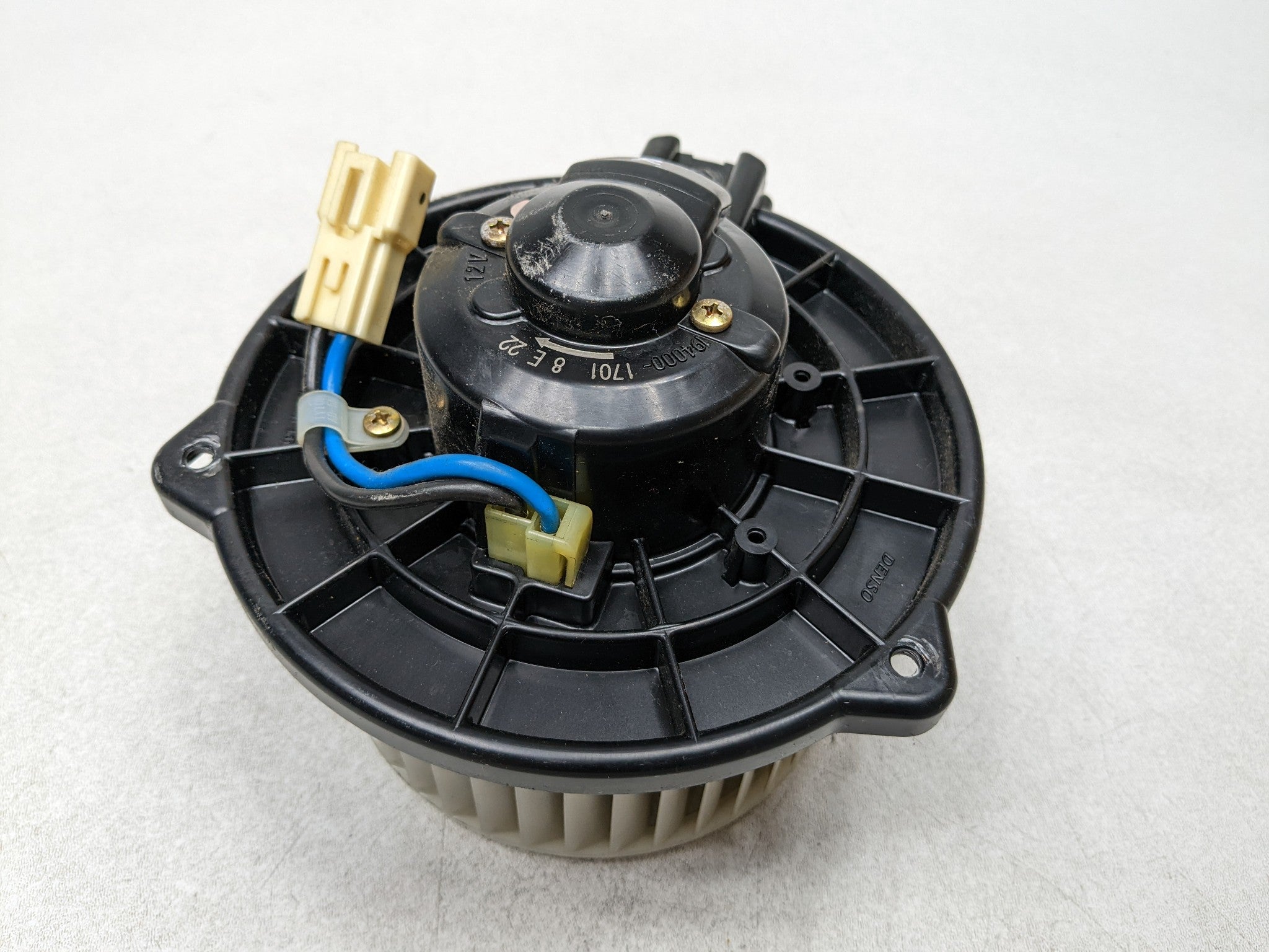 2004 - 2009 CADILLAC SRX OEM BLOWER MOTOR AC EVAPORATOR HEATER ASSEMBLY
