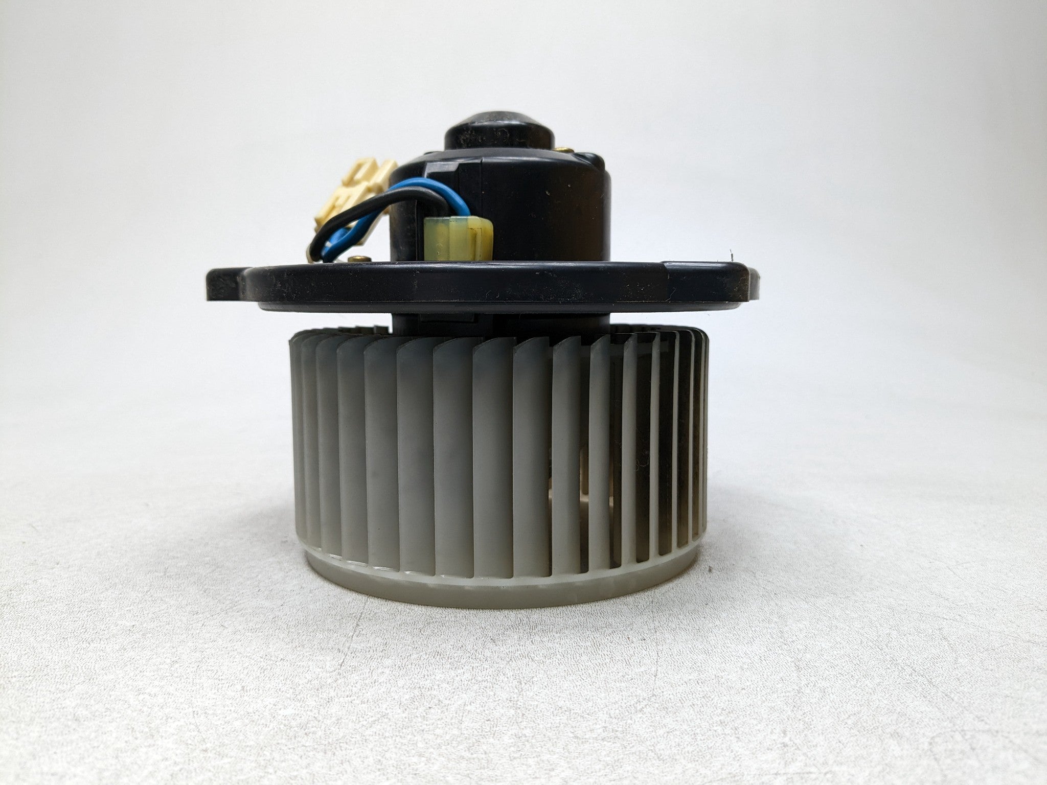 2004 - 2009 CADILLAC SRX OEM BLOWER MOTOR AC EVAPORATOR HEATER ASSEMBLY