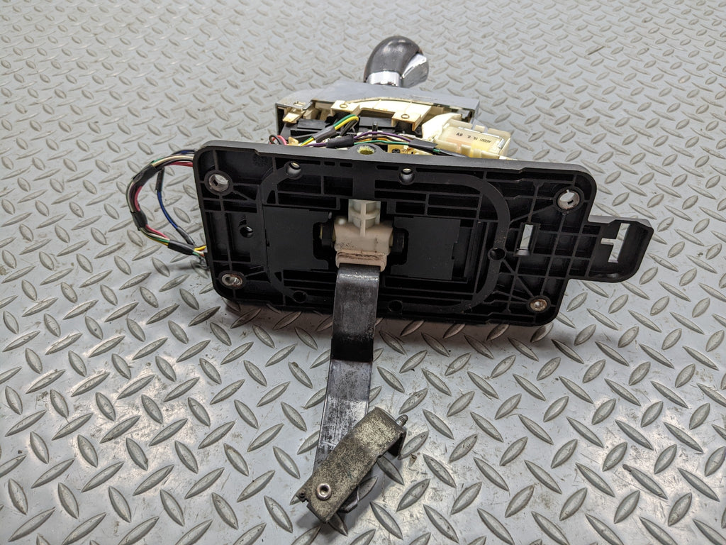2004 - 2009 CADILLAC SRX OEM AUTOMATIC TRANSMISSION FLOOR SHIFTER GEAR SELECTOR