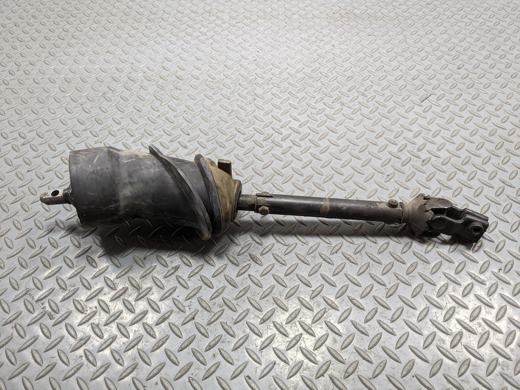 2004 - 2009 CADILLAC SRX OEM INTERMEDIATE STEERING SHAFT JOINT ASSEMBLY
