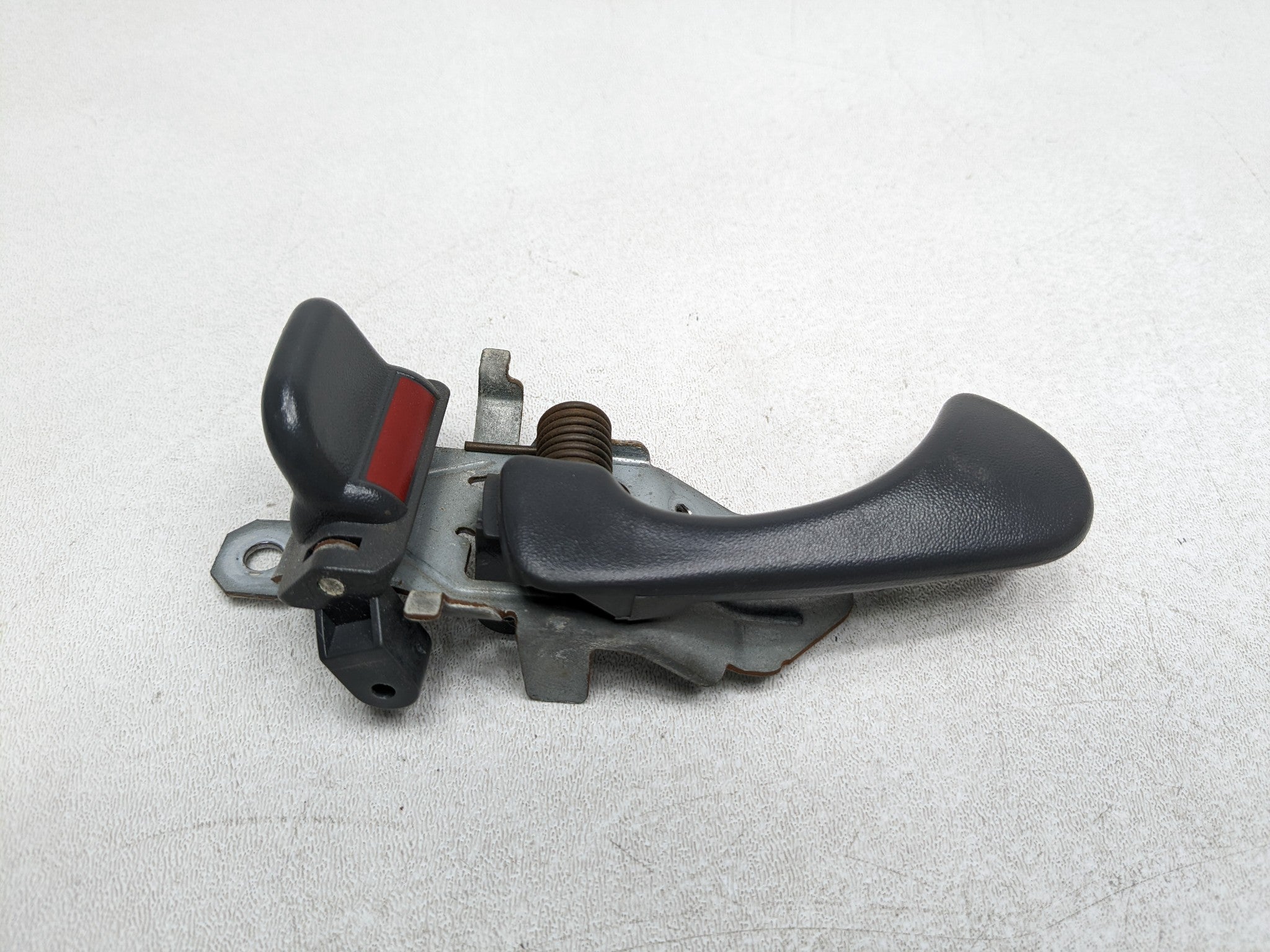 00 - 04 MITSUBISHI MONTERO SPORT OEM INTERIOR DOOR HANDLE REAR LEFT DRIVER SIDE