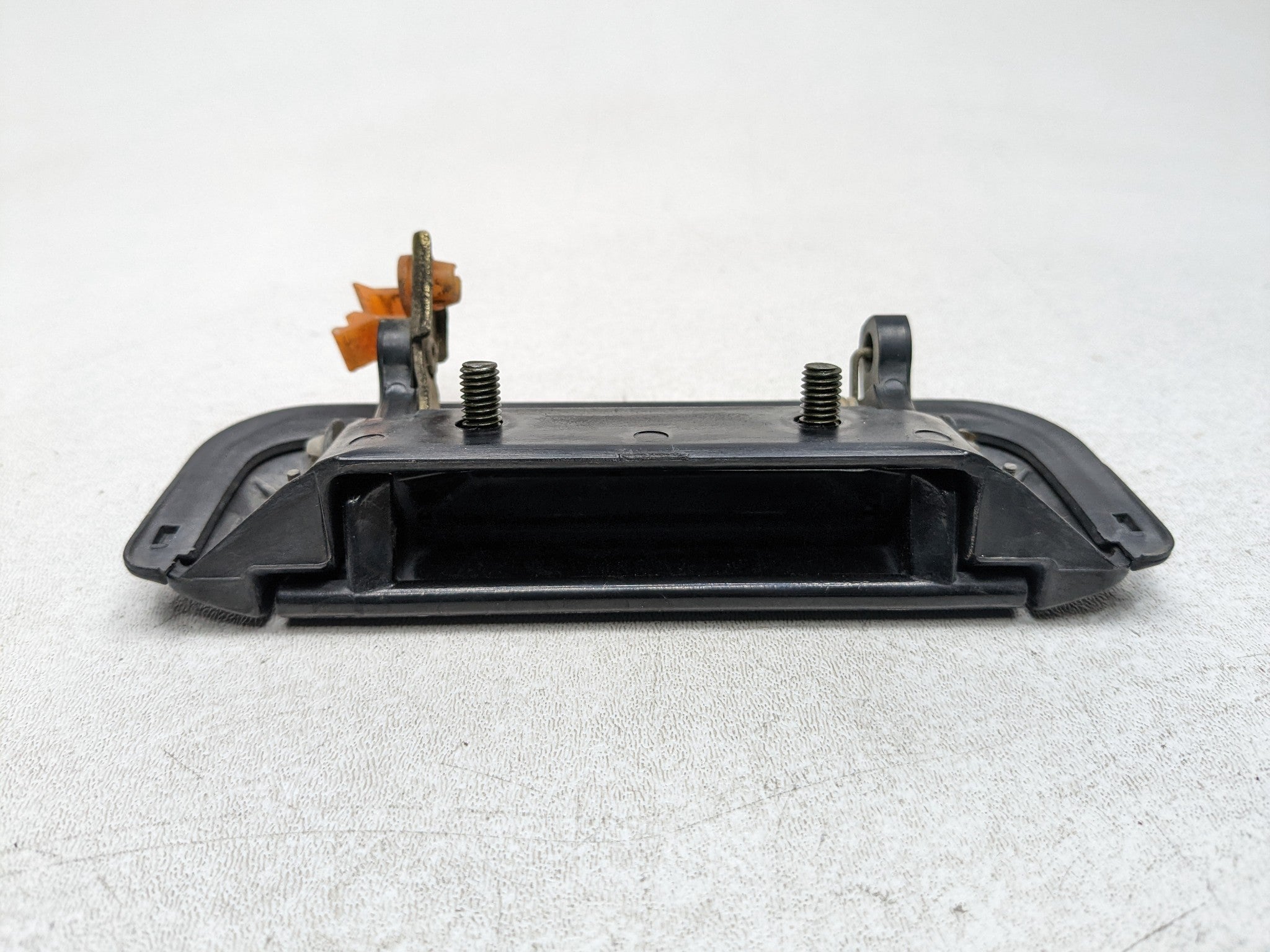 00 – 04 MITSUBISHI MONTERO SPORT OEM EXTERIOR DOOR HANDLE REAR LEFT DRIVER SIDE