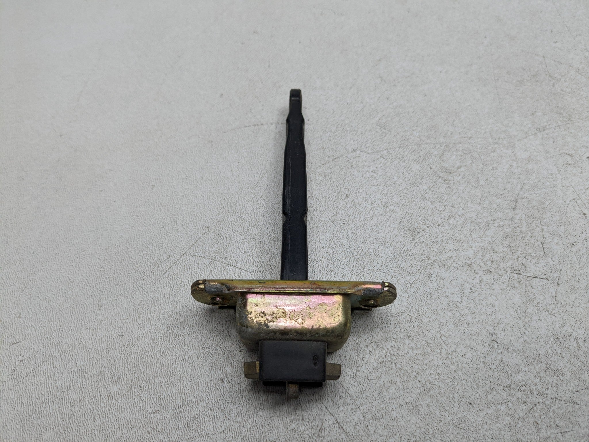 00 - 04 MITSUBISHI MONTERO SPORT OEM DOOR CHECK STRAP STOPPER FRONT RIGHT SIDE