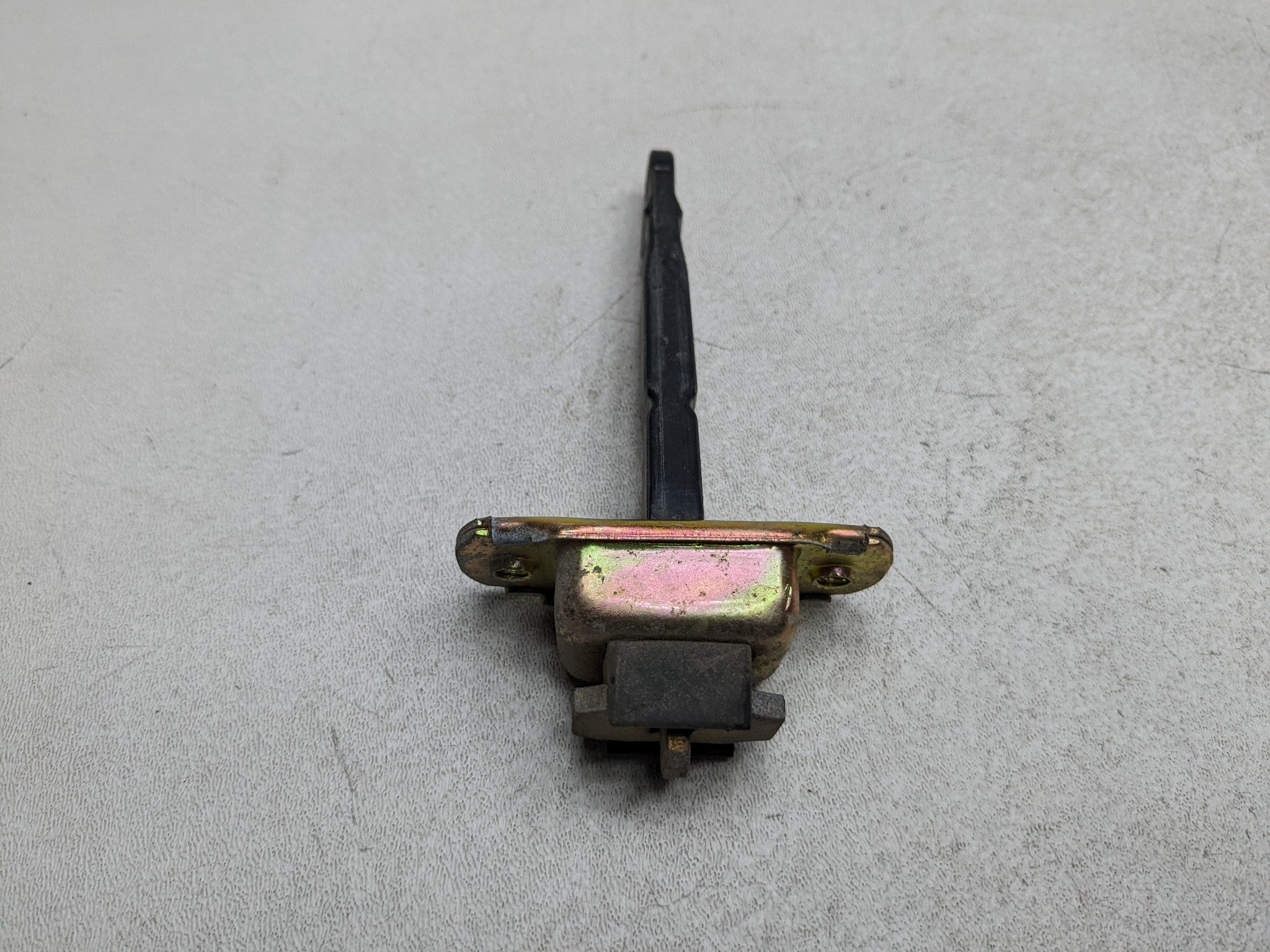 00 - 04 MITSUBISHI MONTERO SPORT OEM DOOR CHECK STRAP STOPPER FRONT LEFT SIDE
