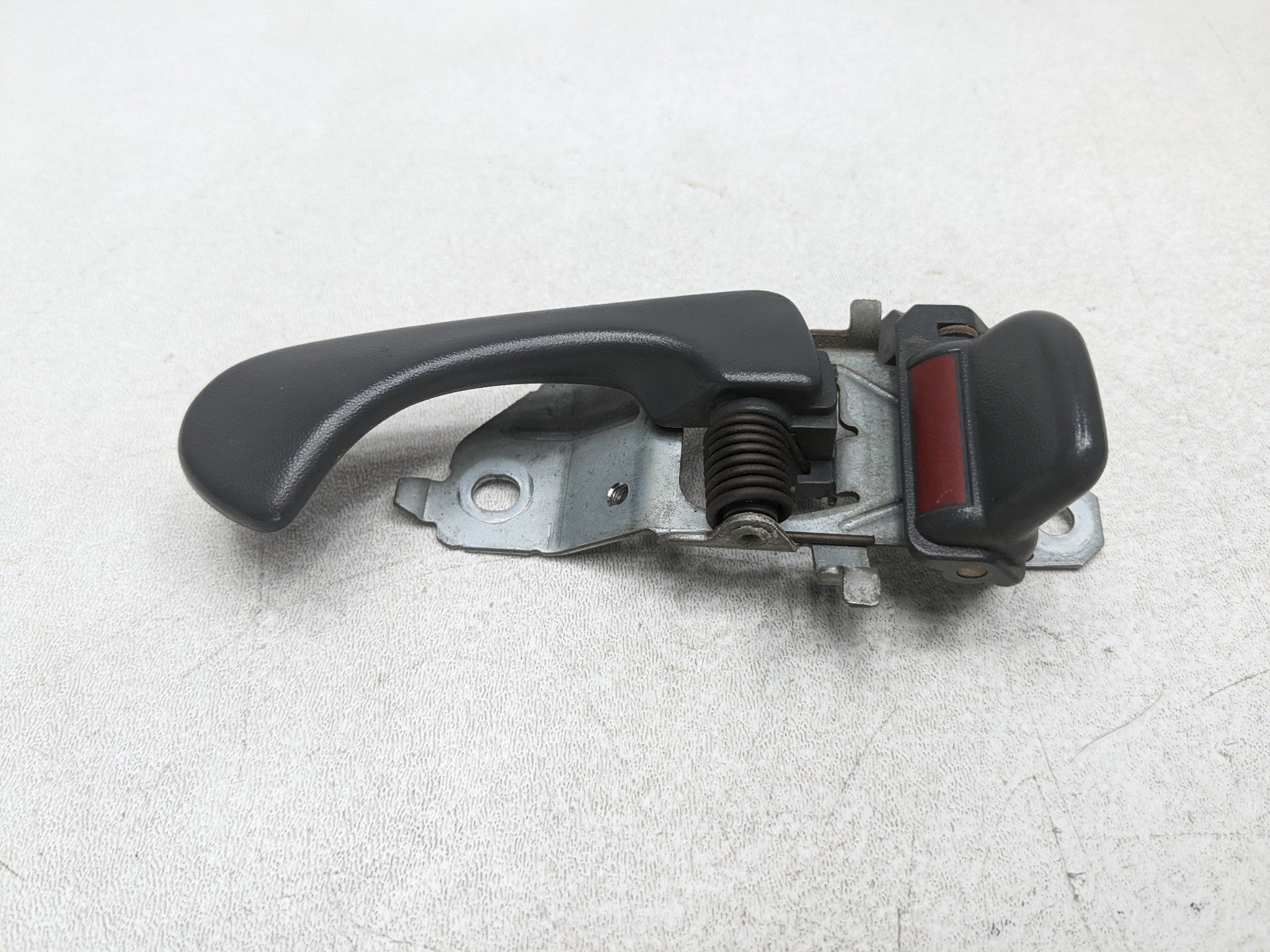00 - 04 MITSUBISHI MONTERO SPORT OEM INTERIOR DOOR HANDLE FRONT LEFT DRIVER SIDE