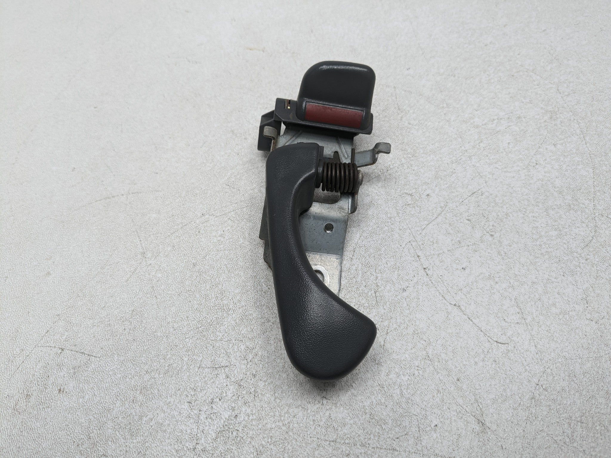 00 - 04 MITSUBISHI MONTERO SPORT OEM INTERIOR DOOR HANDLE FRONT LEFT DRIVER SIDE