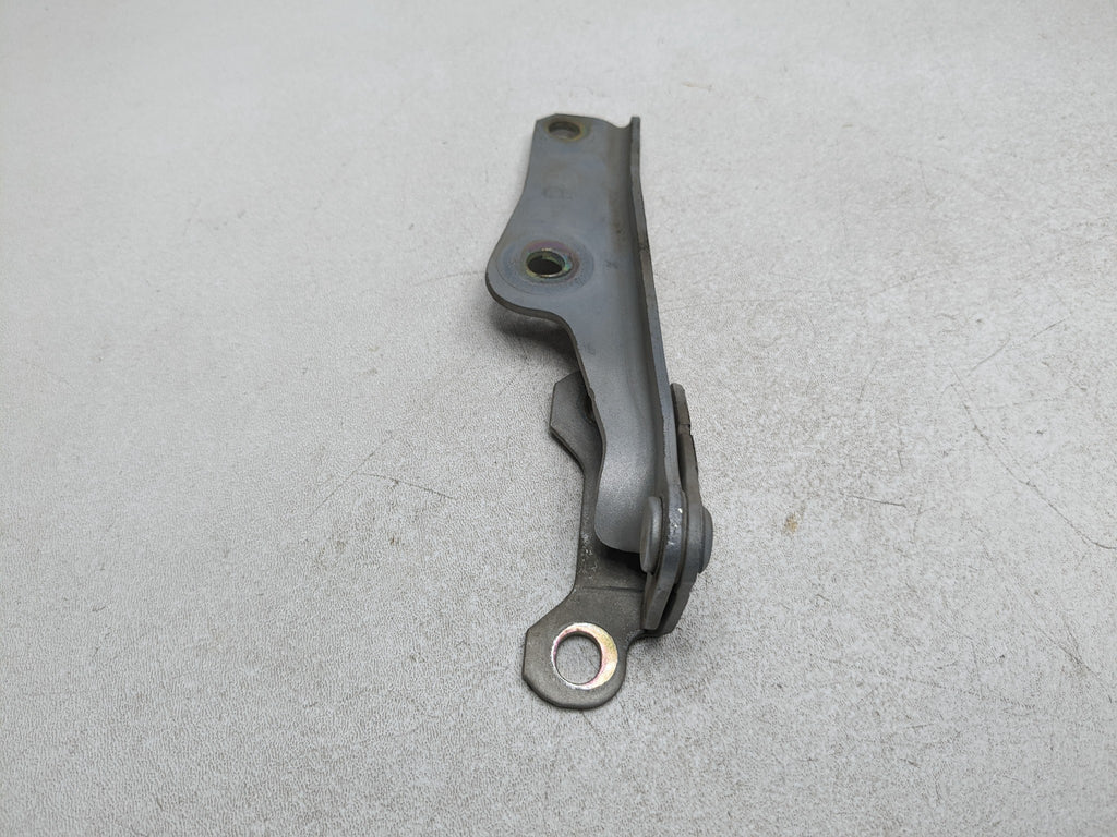 00 - 04 MITSUBISHI MONTERO SPORT OEM HOOD HINGE SUPPORT BRACKET FRONT RIGHT SIDE