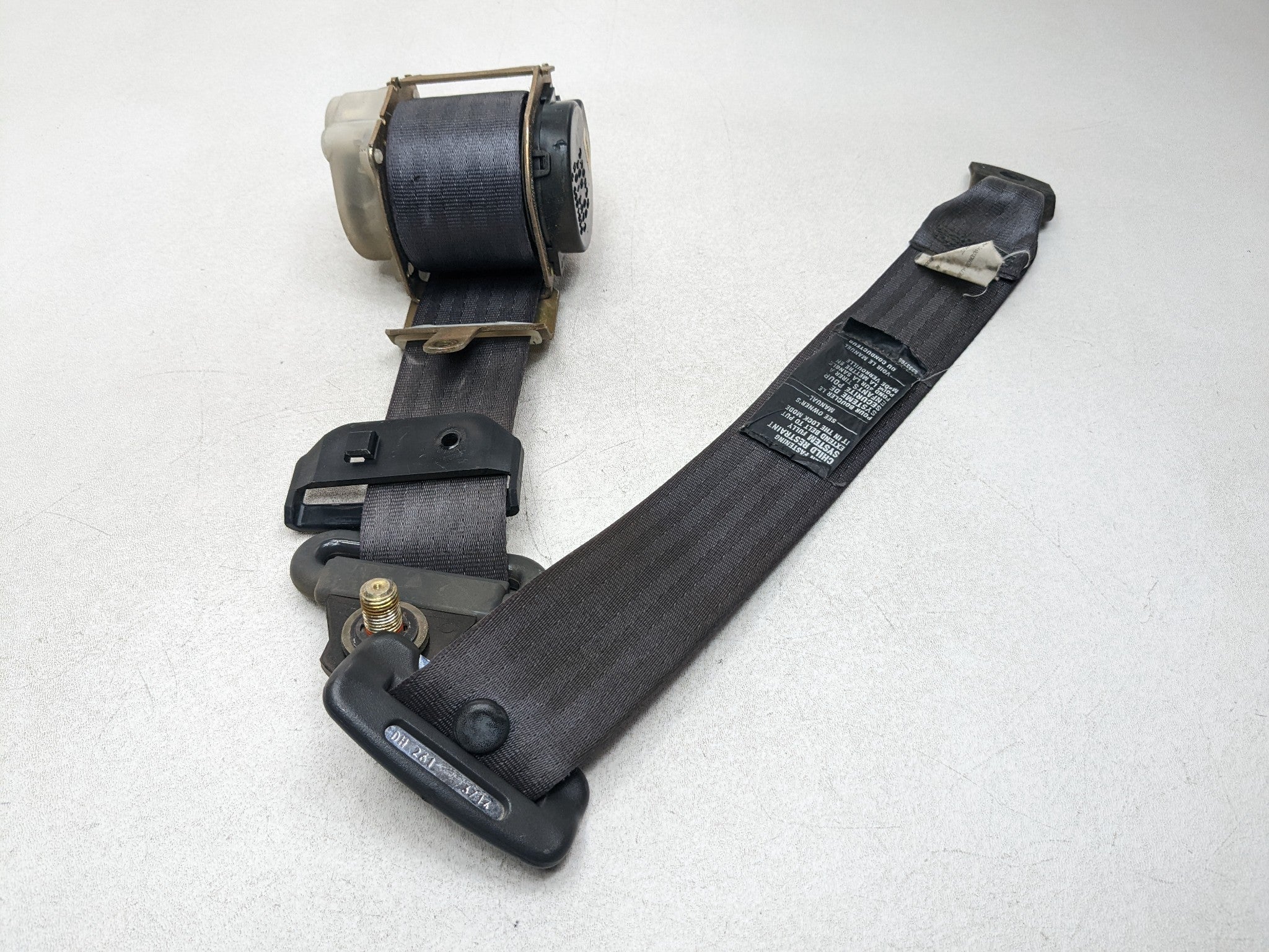 00 - 04 MITSUBISHI MONTERO SPORT OEM SEAT BELT RETRACTOR REAR LEFT DRIVER SIDE