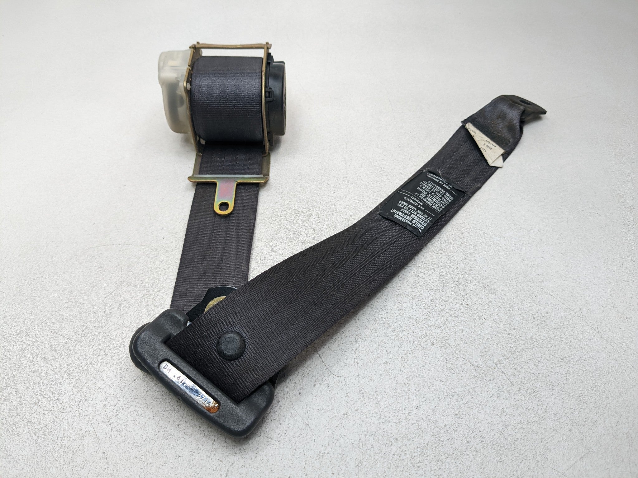 00 - 04 MITSUBISHI MONTERO SPORT OEM SAFETY SEAT BELT RETRACTOR REAR RIGHT SIDE