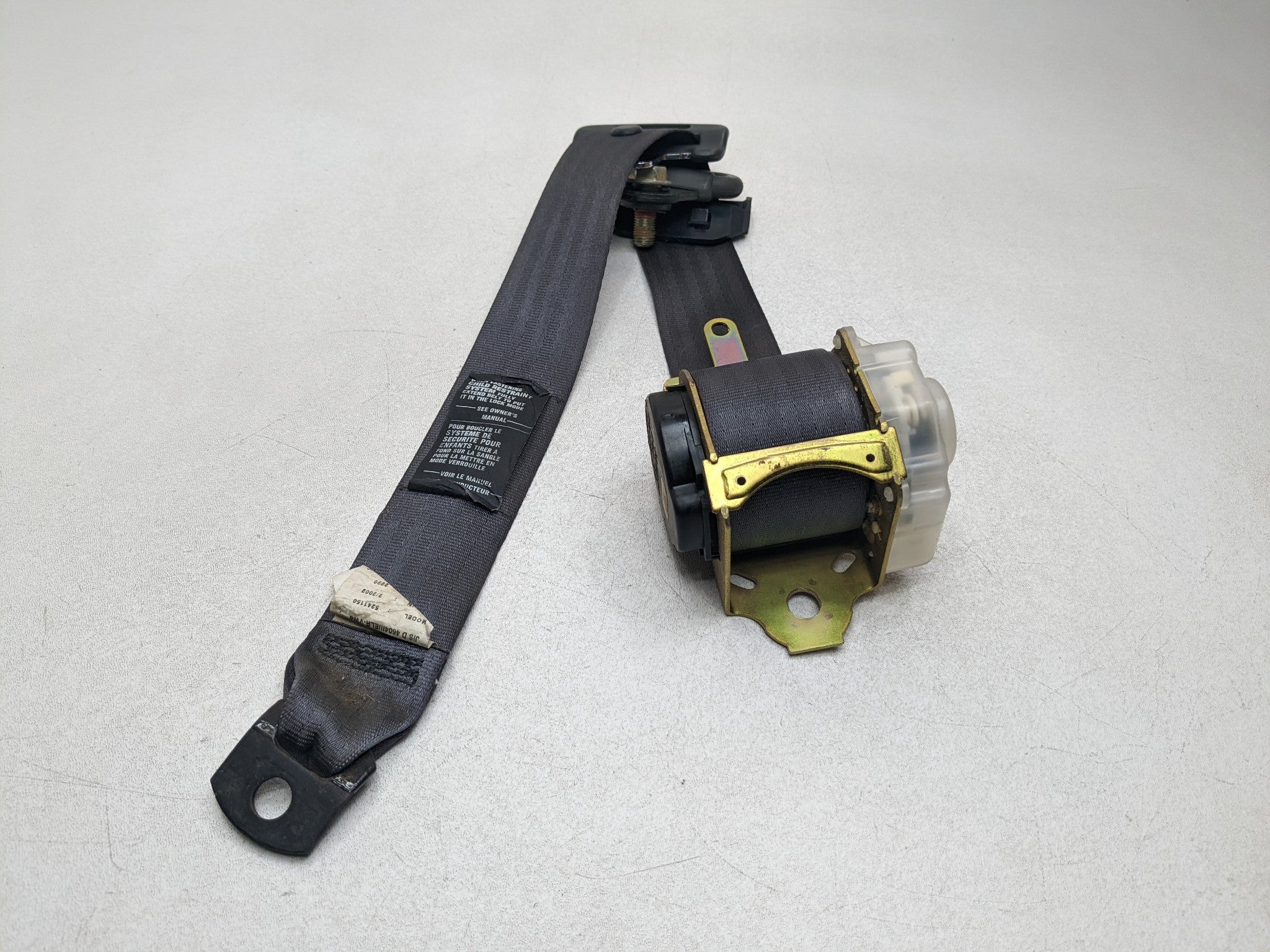 00 - 04 MITSUBISHI MONTERO SPORT OEM SAFETY SEAT BELT RETRACTOR REAR RIGHT SIDE