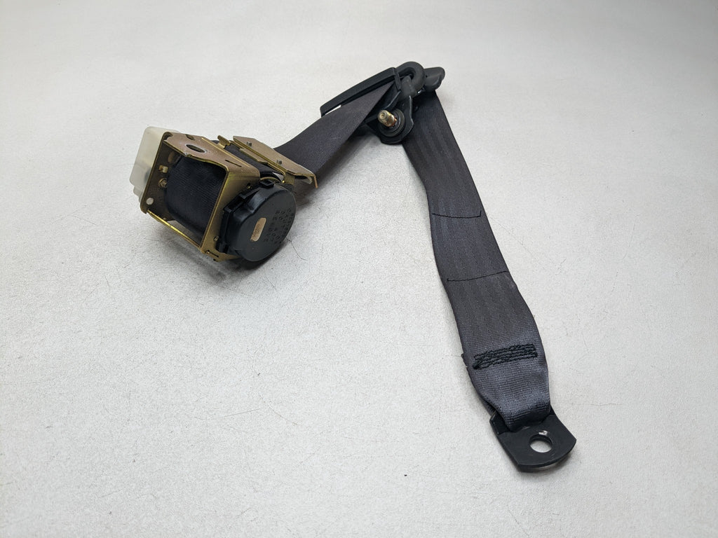 00 - 04 MITSUBISHI MONTERO SPORT OEM SAFETY SEAT BELT RETRACTOR REAR RIGHT SIDE