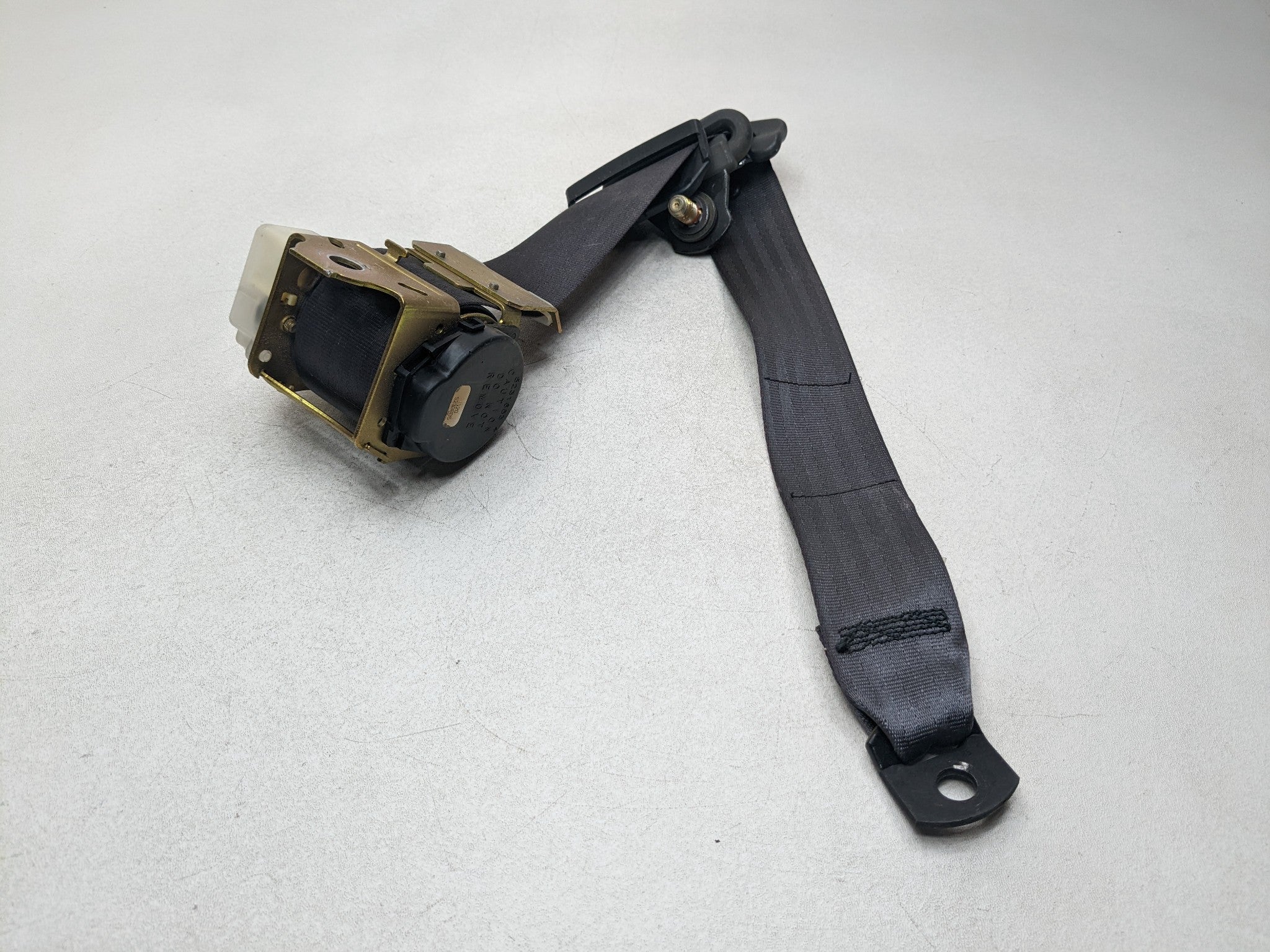 00 - 04 MITSUBISHI MONTERO SPORT OEM SAFETY SEAT BELT RETRACTOR REAR RIGHT SIDE