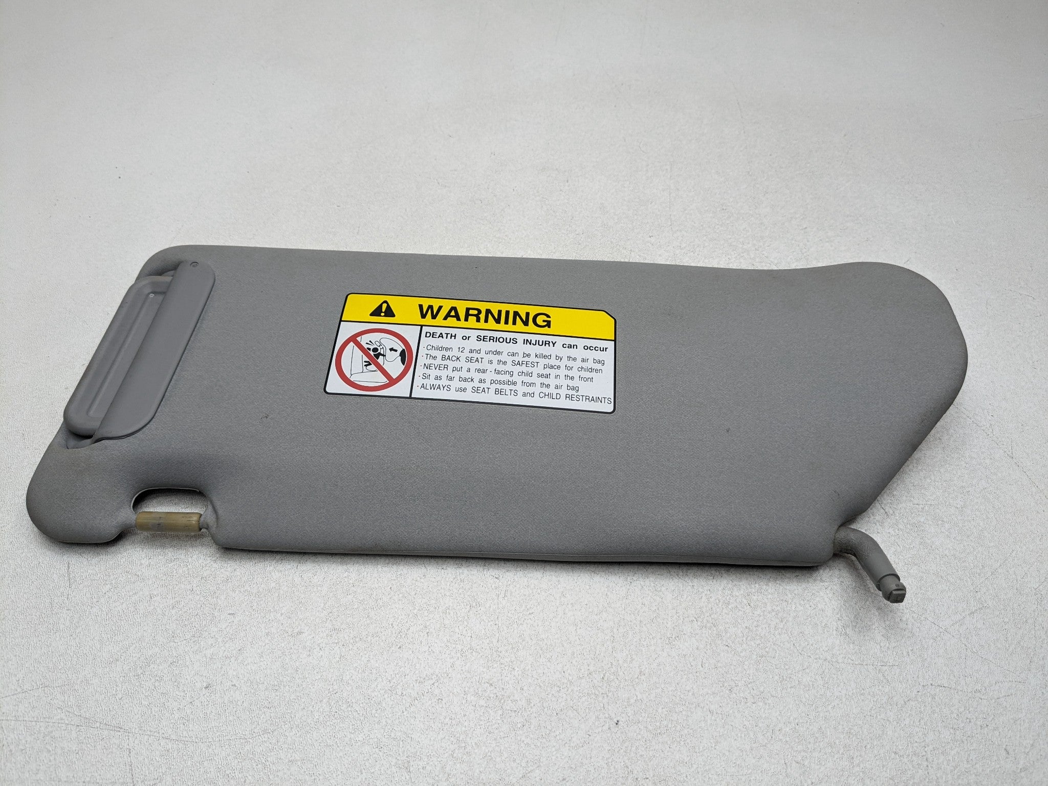 00 - 04 MITSUBISHI MONTERO SPORT OEM SUN VISOR INTERIOR UPPER FRONT RIGHT SIDE