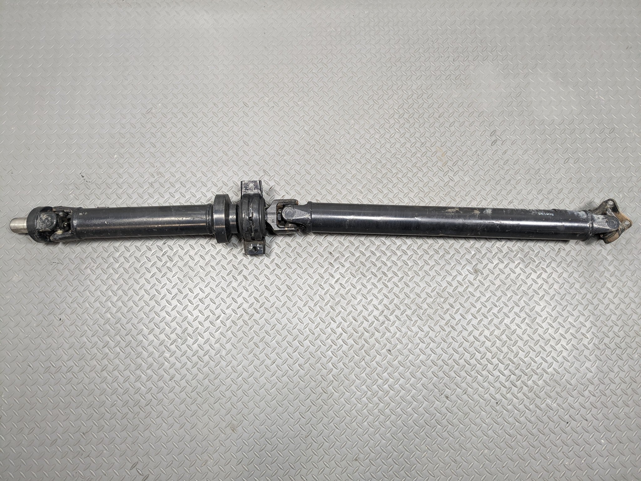 00 – 04 MITSUBISHI MONTERO SPORT OEM REAR DRIVE SHAFT CARDAN PROPELLER ASSEMBLY