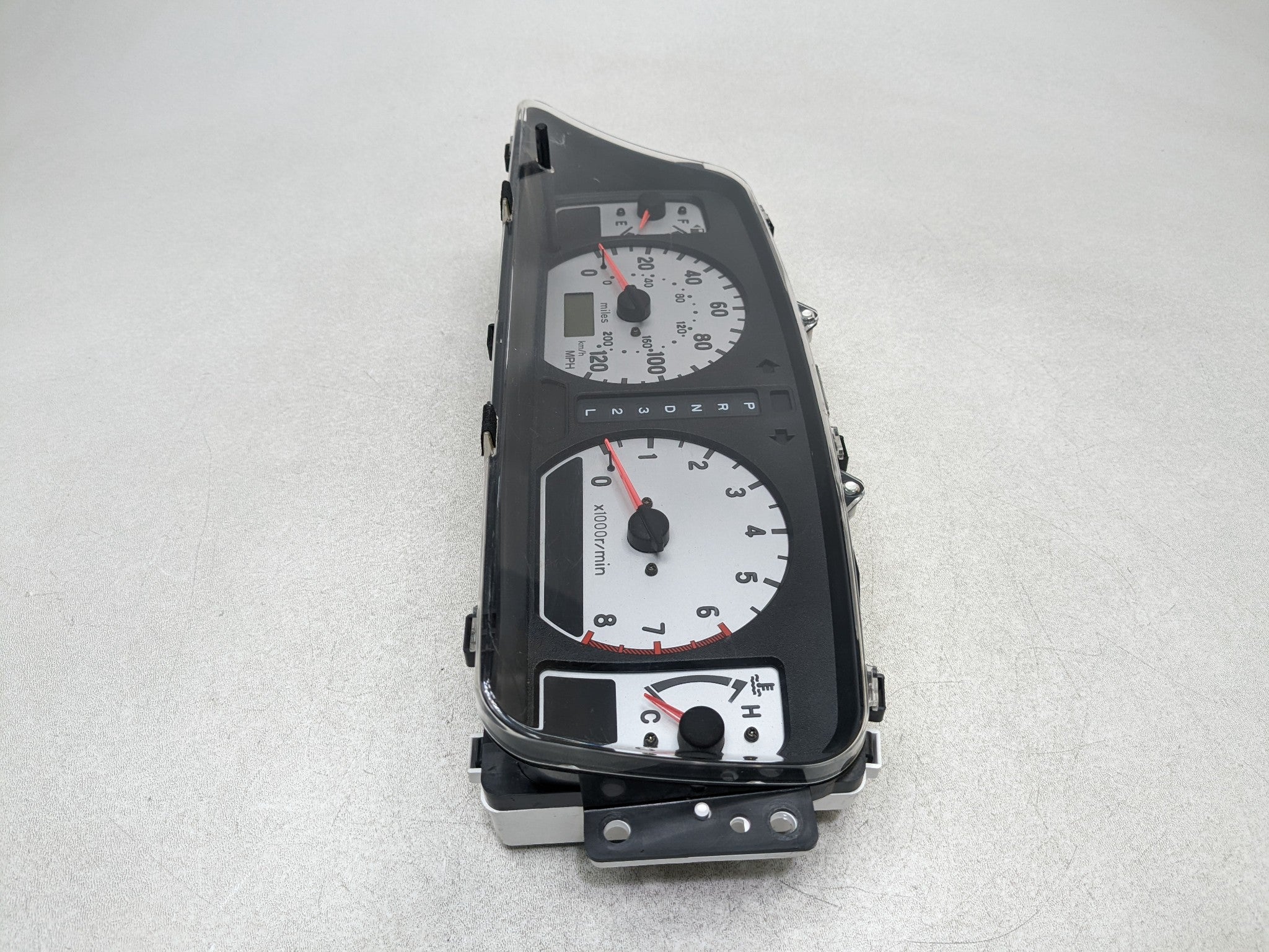 00 - 04 MITSUBISHI MONTERO SPORT OEM SPEEDOMETER DASH PANEL INSTRUMENT CLUSTER