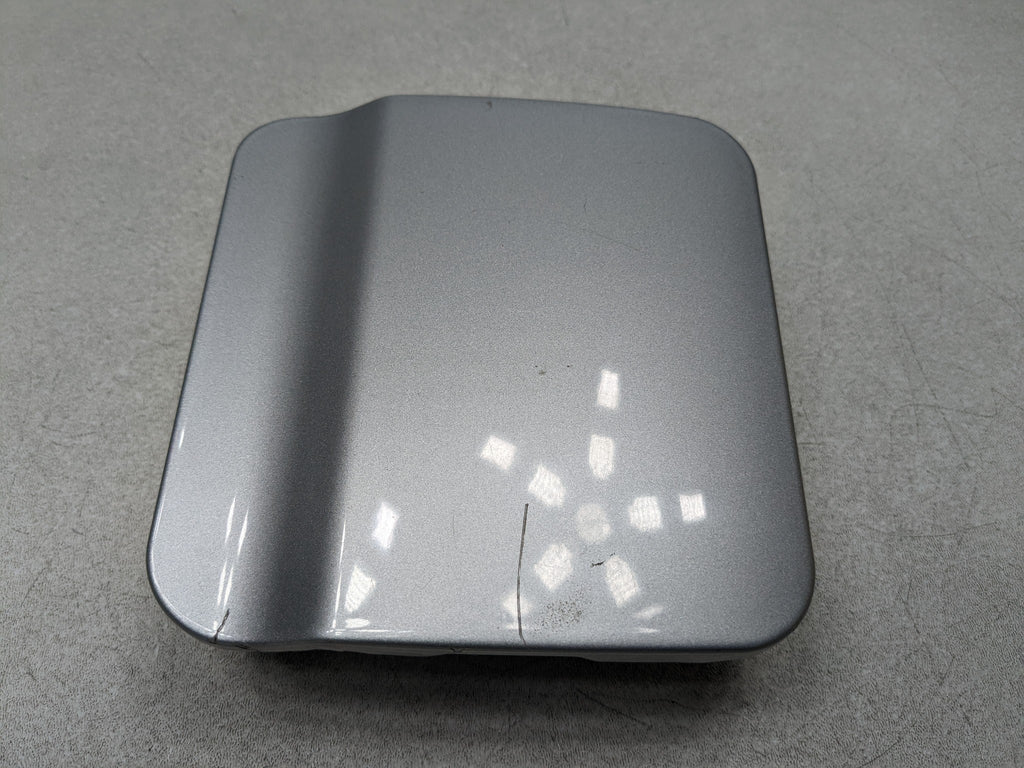 00 - 04 MITSUBISHI MONTERO SPORT OEM GAS FUEL TANK DOOR FILLER DOOR LID COVER