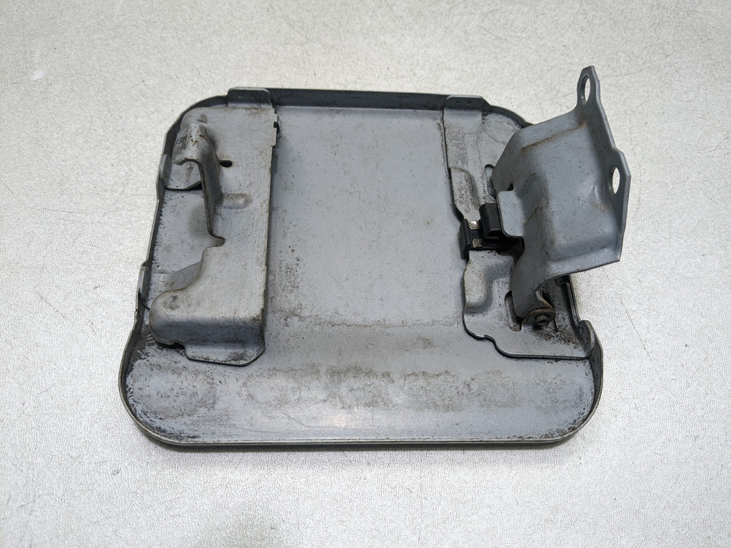 00 - 04 MITSUBISHI MONTERO SPORT OEM GAS FUEL TANK DOOR FILLER DOOR LID COVER