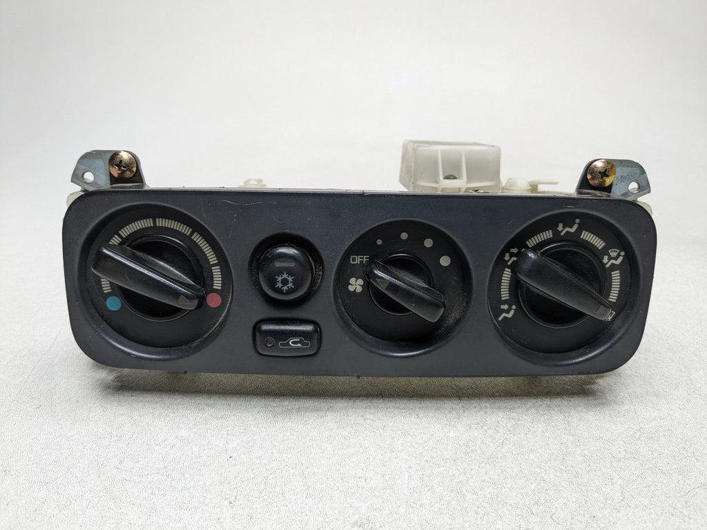 00 - 04 MITSUBISHI MONTERO SPORT OEM AC HEATER TEMPERATURE CONTROL SWITCH FRONT