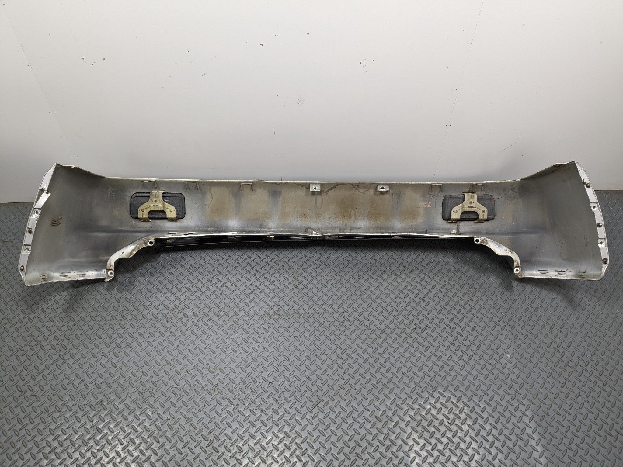 00 – 04 MITSUBISHI MONTERO SPORT OEM REAR BUMPER LOWER COVER PANEL SILVER GRAY