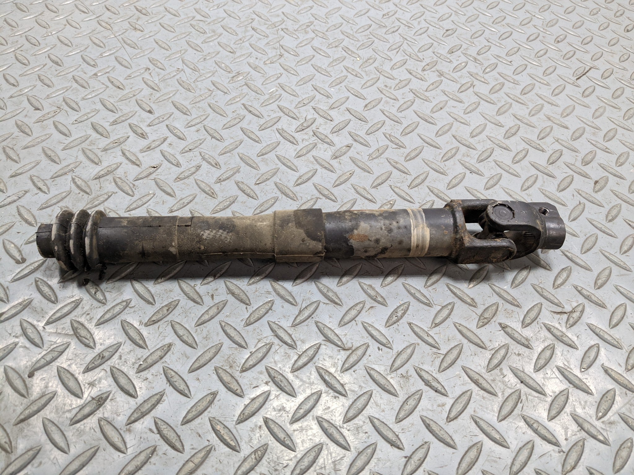 00 - 04 MITSUBISHI MONTERO SPORT OEM INTERMEDIATE STEERING SHAFT JOINT ASSEMBLY