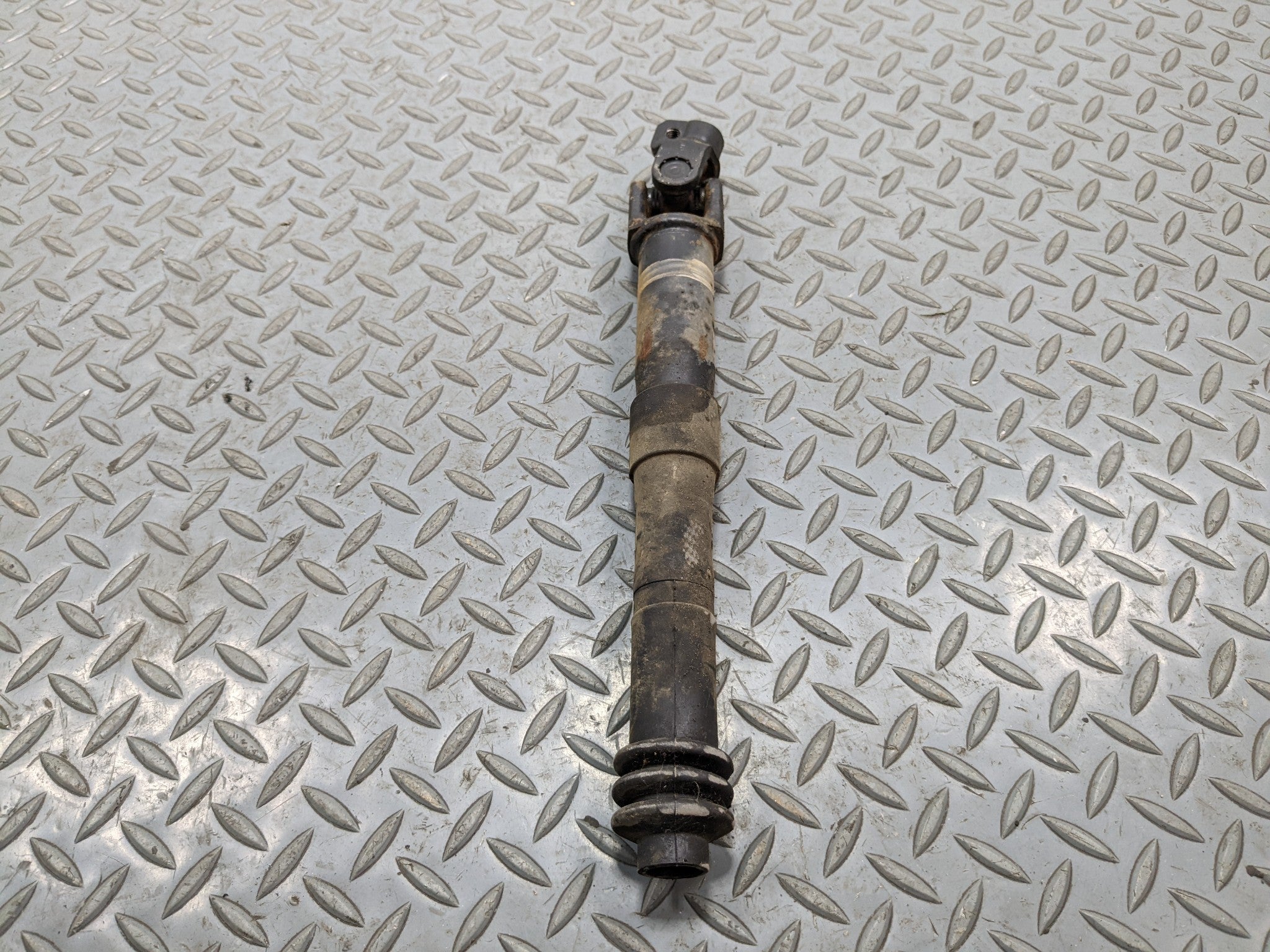 00 - 04 MITSUBISHI MONTERO SPORT OEM INTERMEDIATE STEERING SHAFT JOINT ASSEMBLY