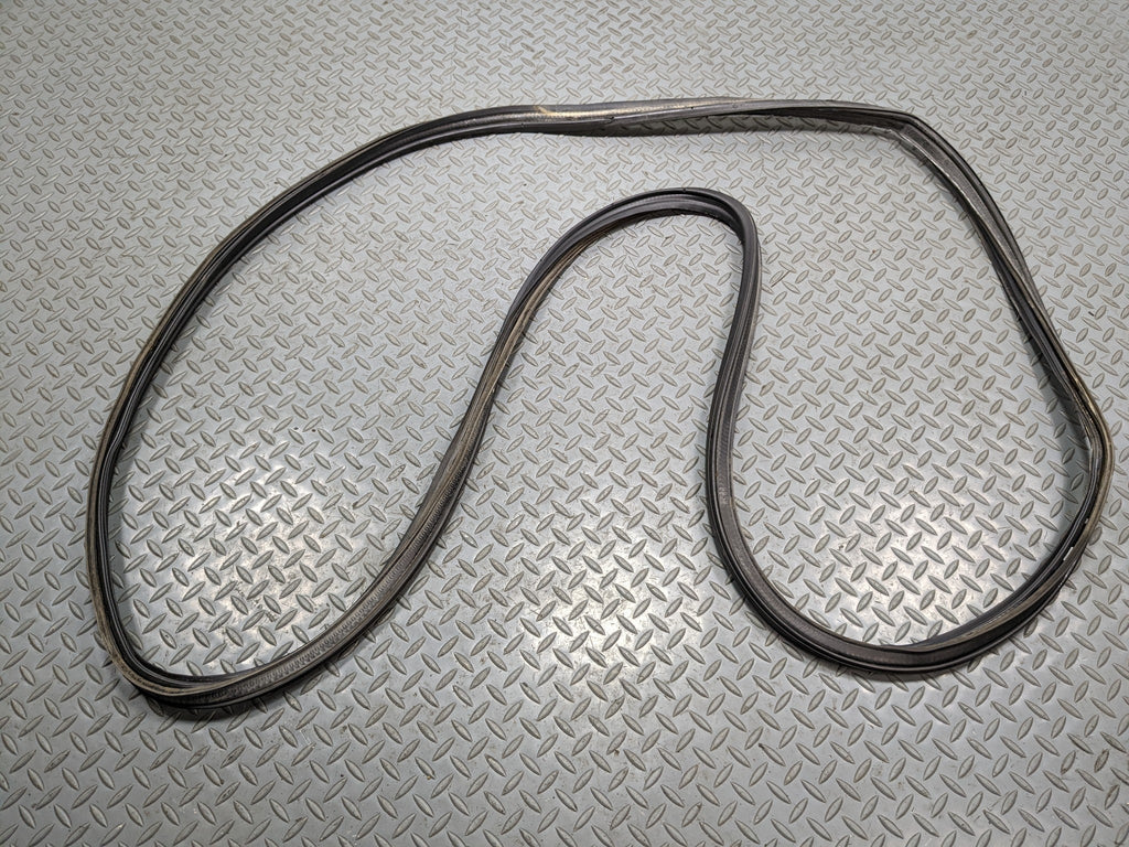 00 - 04 MITSUBISHI MONTERO SPORT OEM WEATHER STRIPPING RUBBER SEAL REAR TRUNK