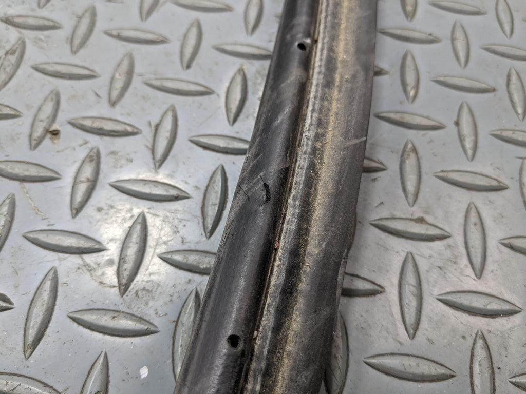 00 - 04 MITSUBISHI MONTERO SPORT OEM WEATHER STRIPPING RUBBER SEAL REAR TRUNK
