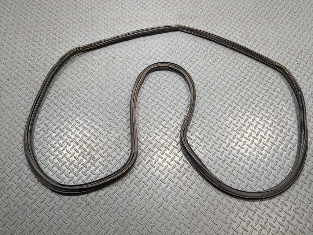00 - 04 MITSUBISHI MONTERO SPORT OEM WEATHER STRIPPING RUBBER SEAL REAR TRUNK